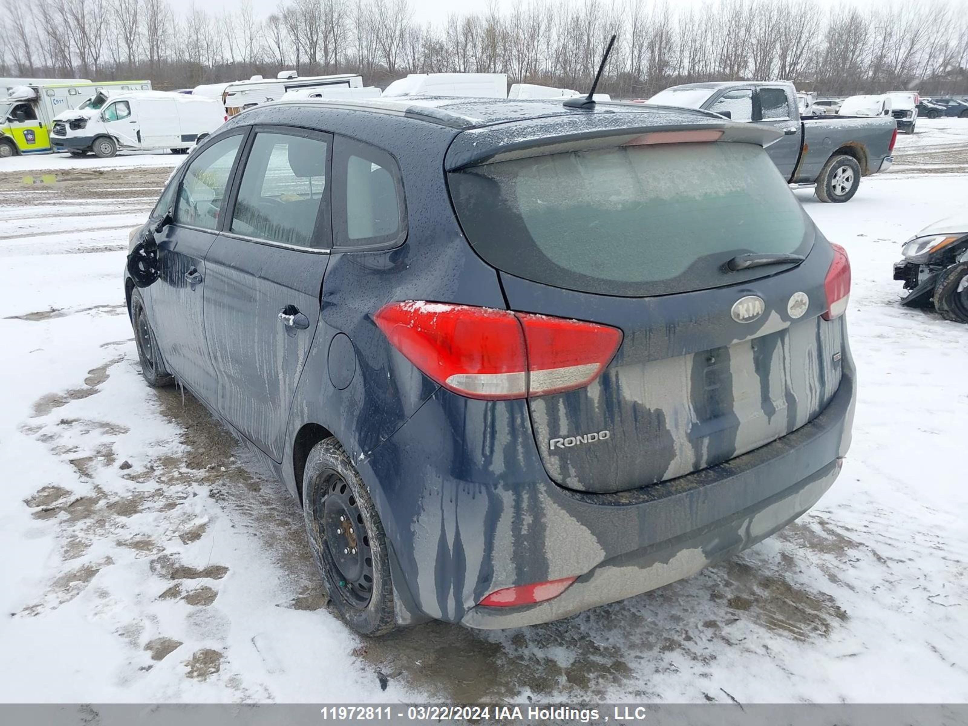 Photo 2 VIN: KNAHT8A30F7078356 - KIA RONDO 