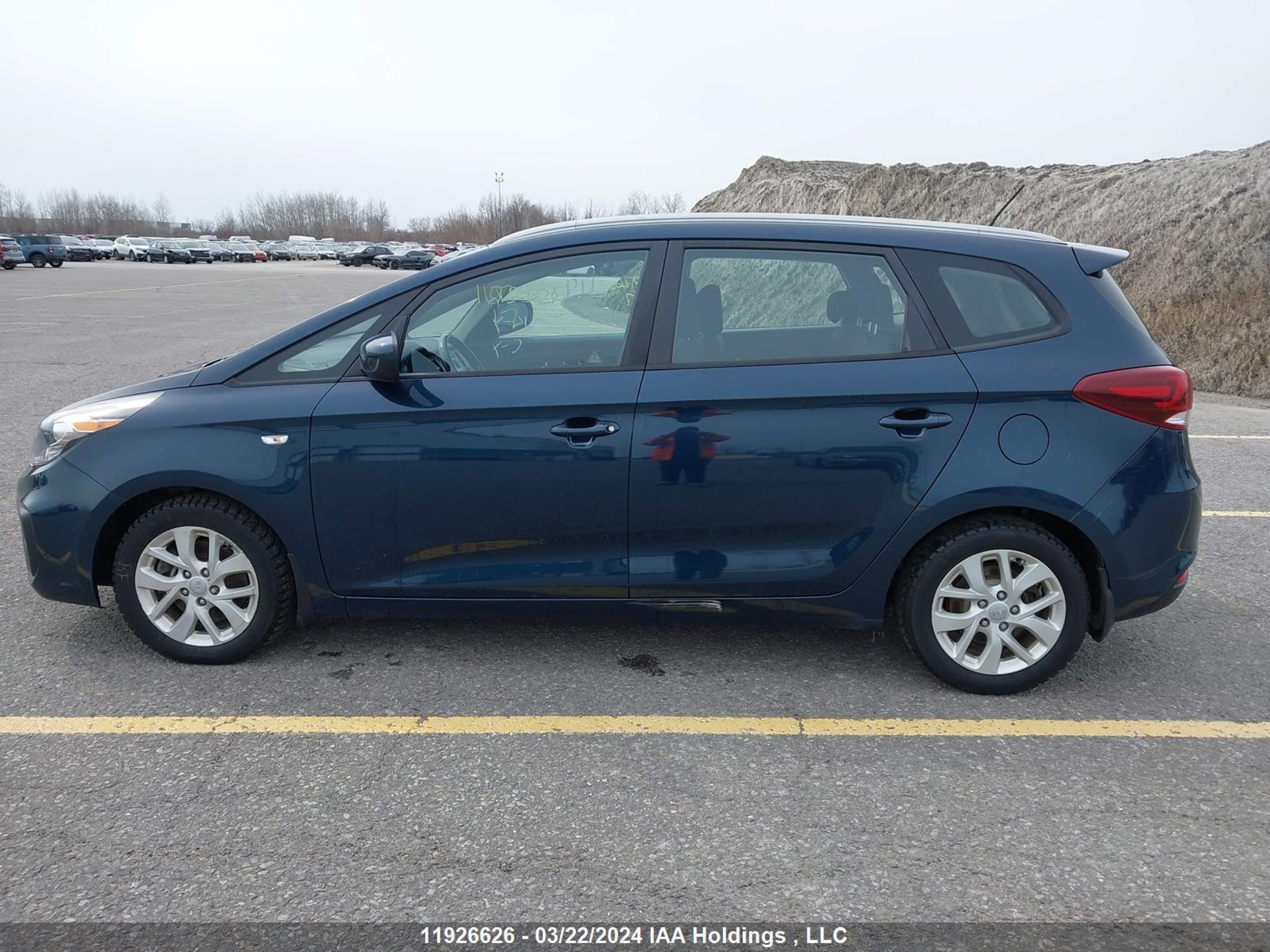 Photo 13 VIN: KNAHT8A31H7174189 - KIA RONDO 