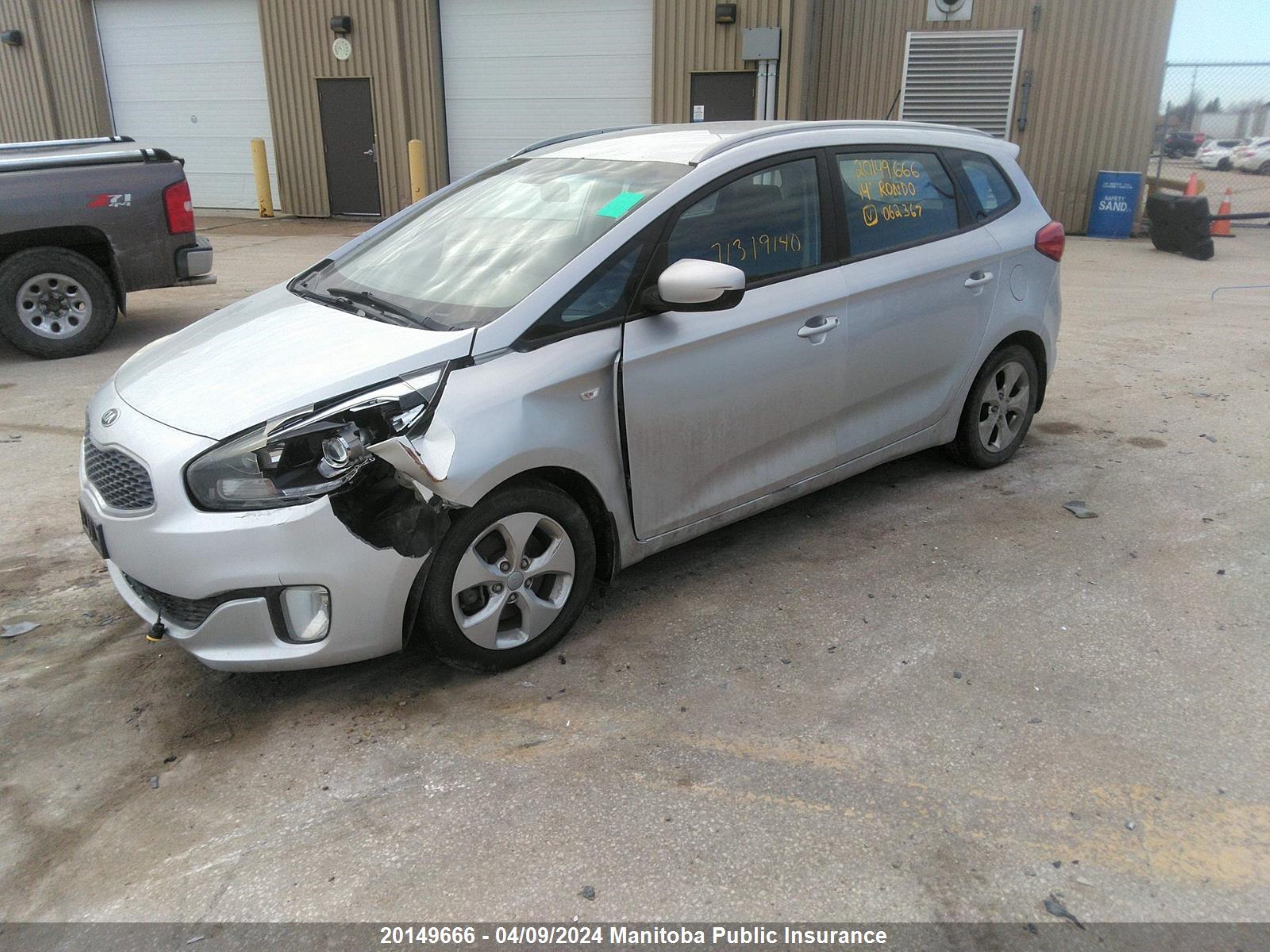 Photo 1 VIN: KNAHT8A34E7062367 - KIA RONDO 