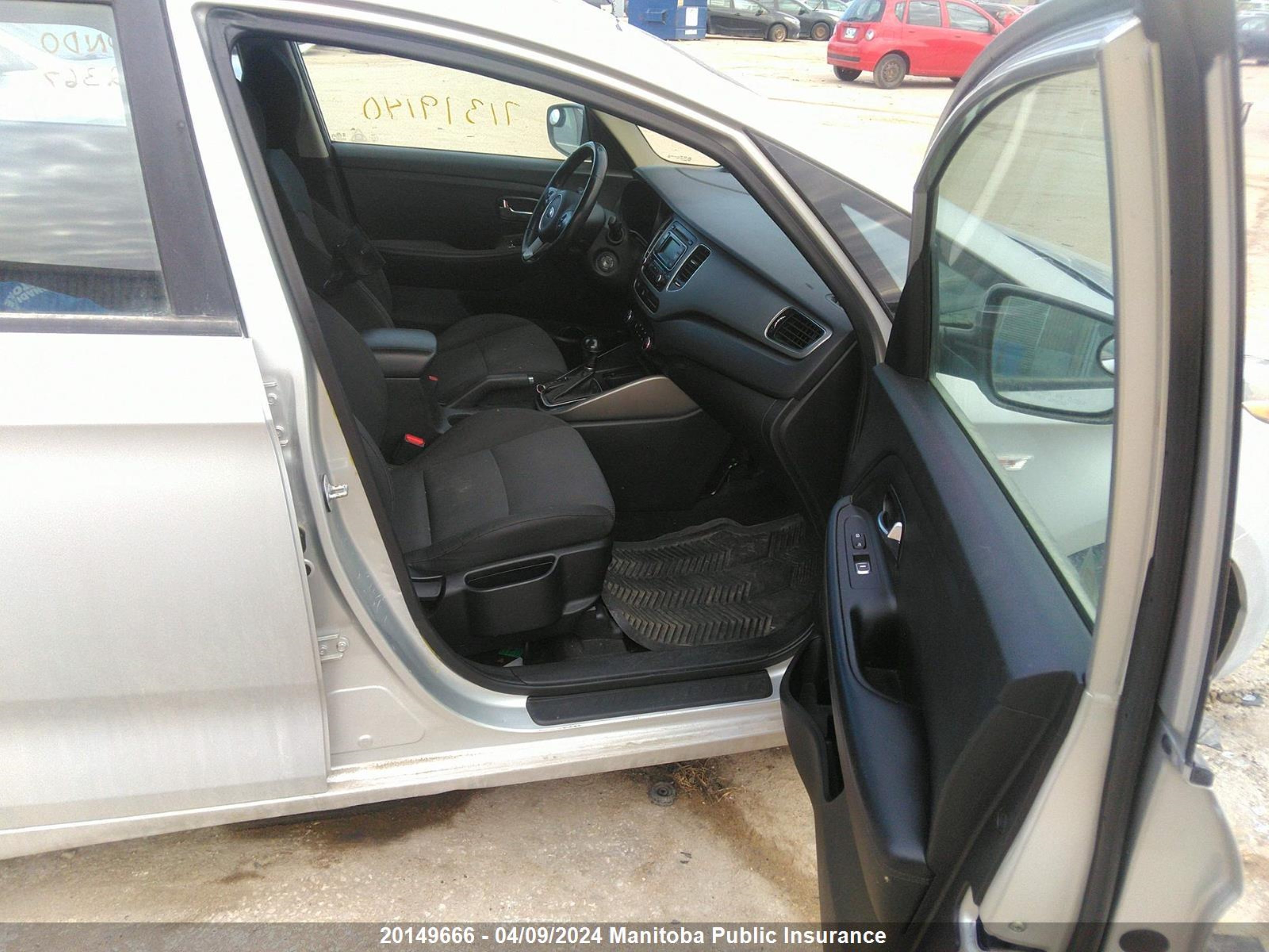 Photo 4 VIN: KNAHT8A34E7062367 - KIA RONDO 