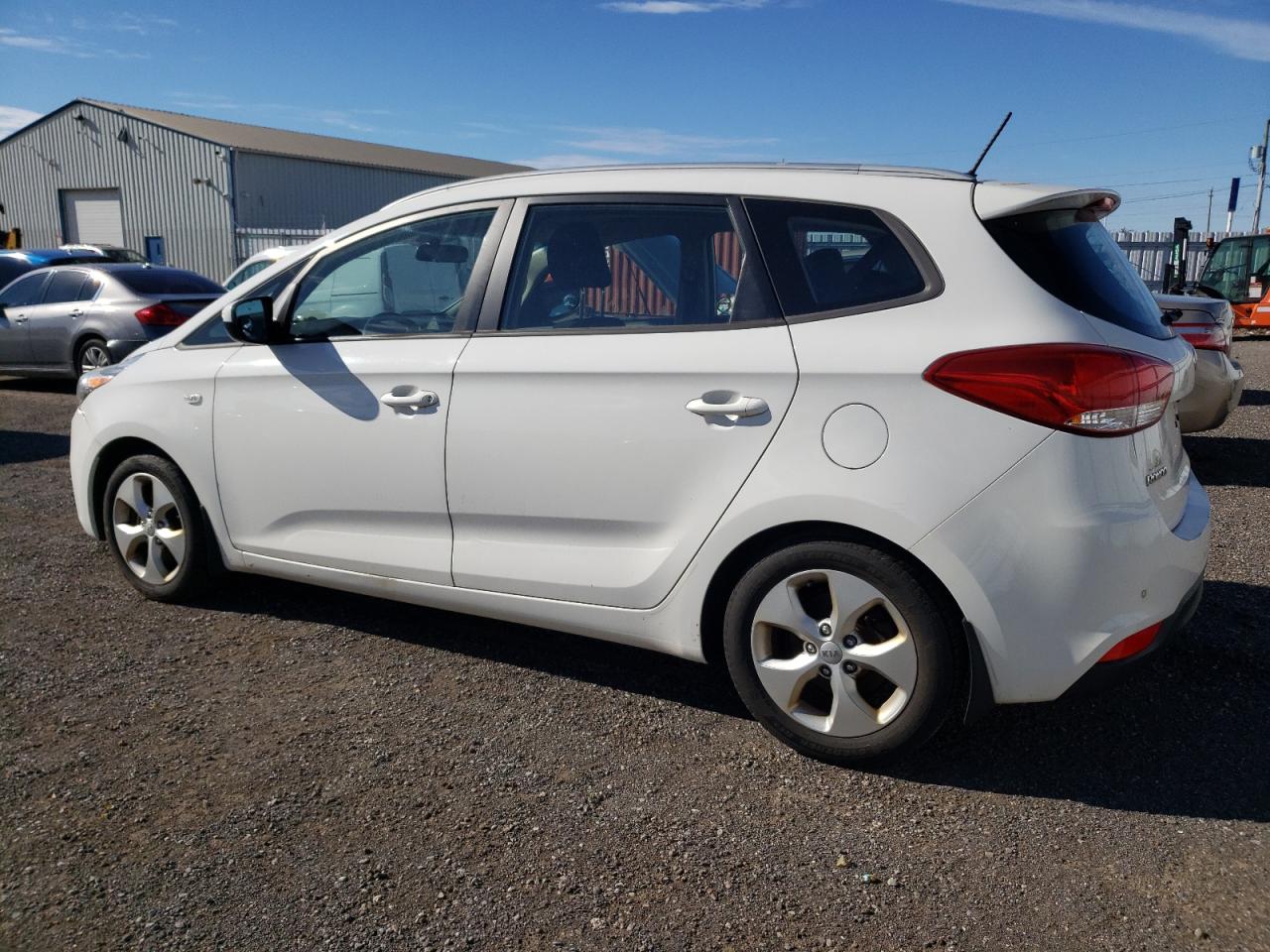 Photo 1 VIN: KNAHT8A35E7067738 - KIA RONDO 