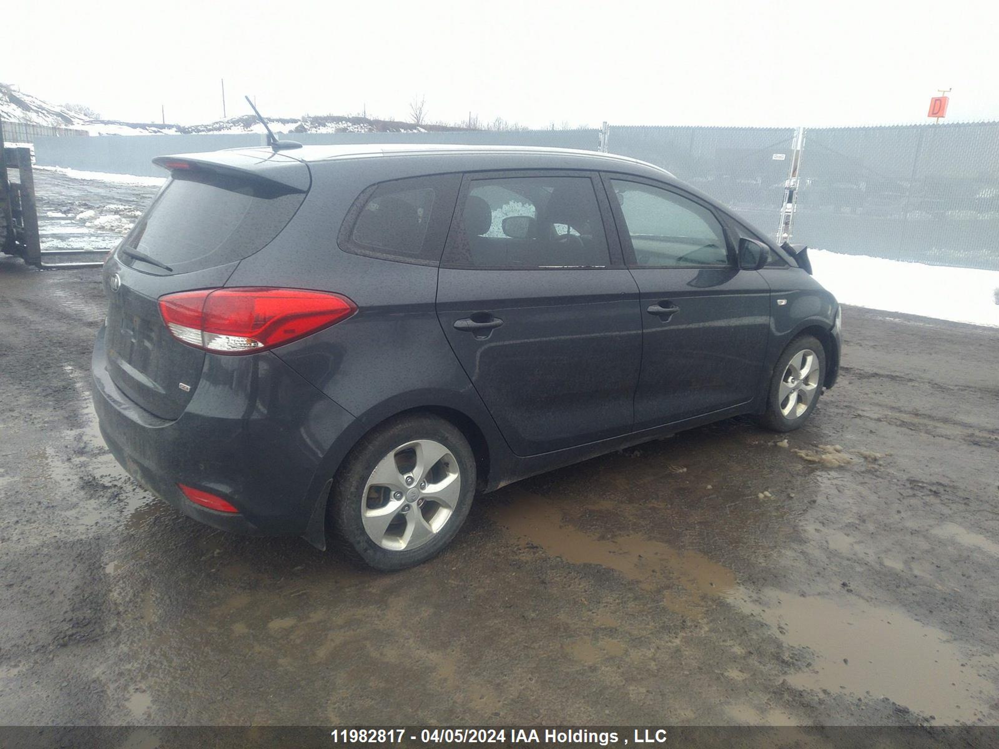 Photo 3 VIN: KNAHT8A36F7080418 - KIA RONDO 