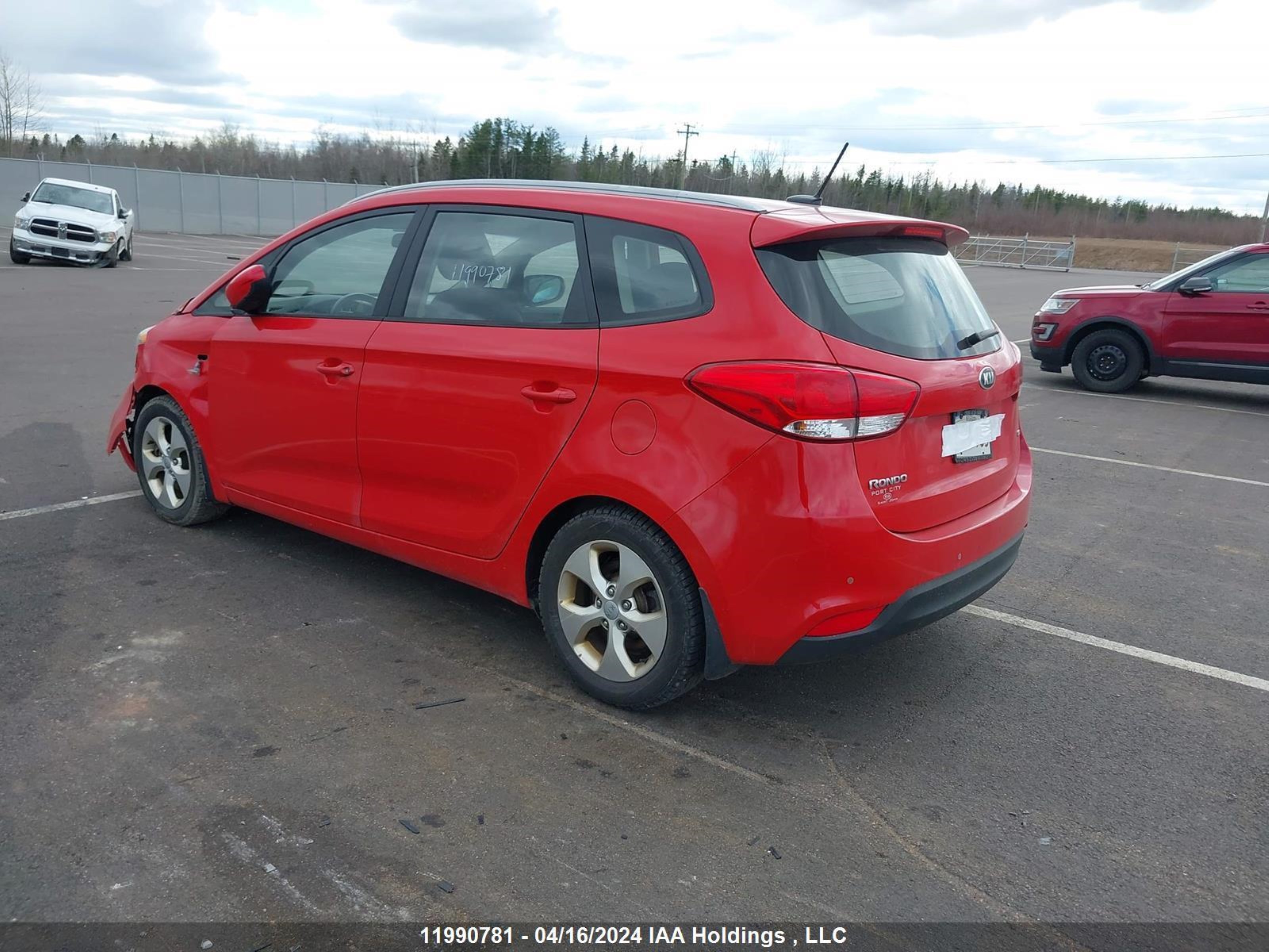 Photo 2 VIN: KNAHT8A37E7041254 - KIA RONDO 