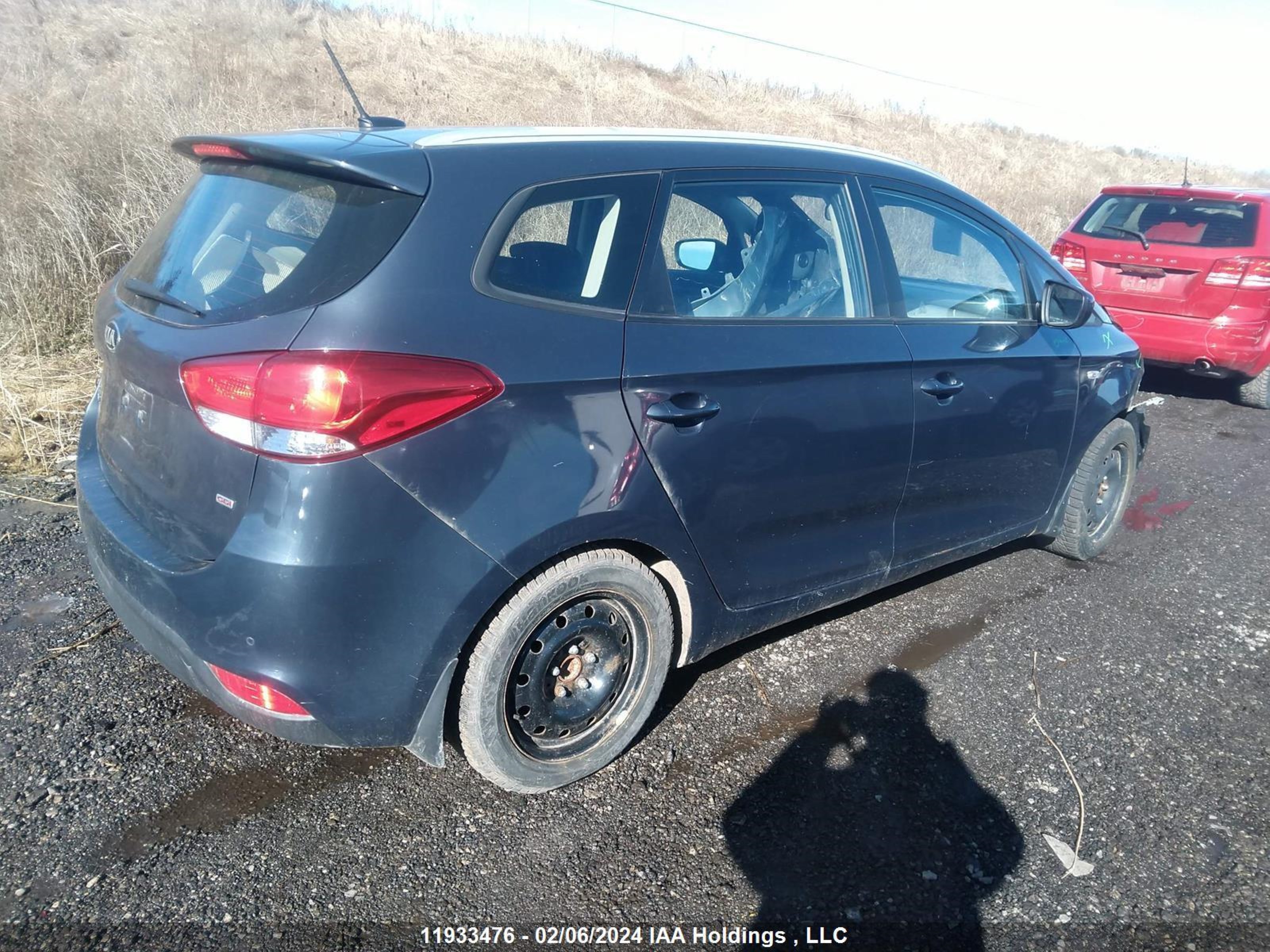 Photo 3 VIN: KNAHT8A37E7059009 - KIA RONDO 