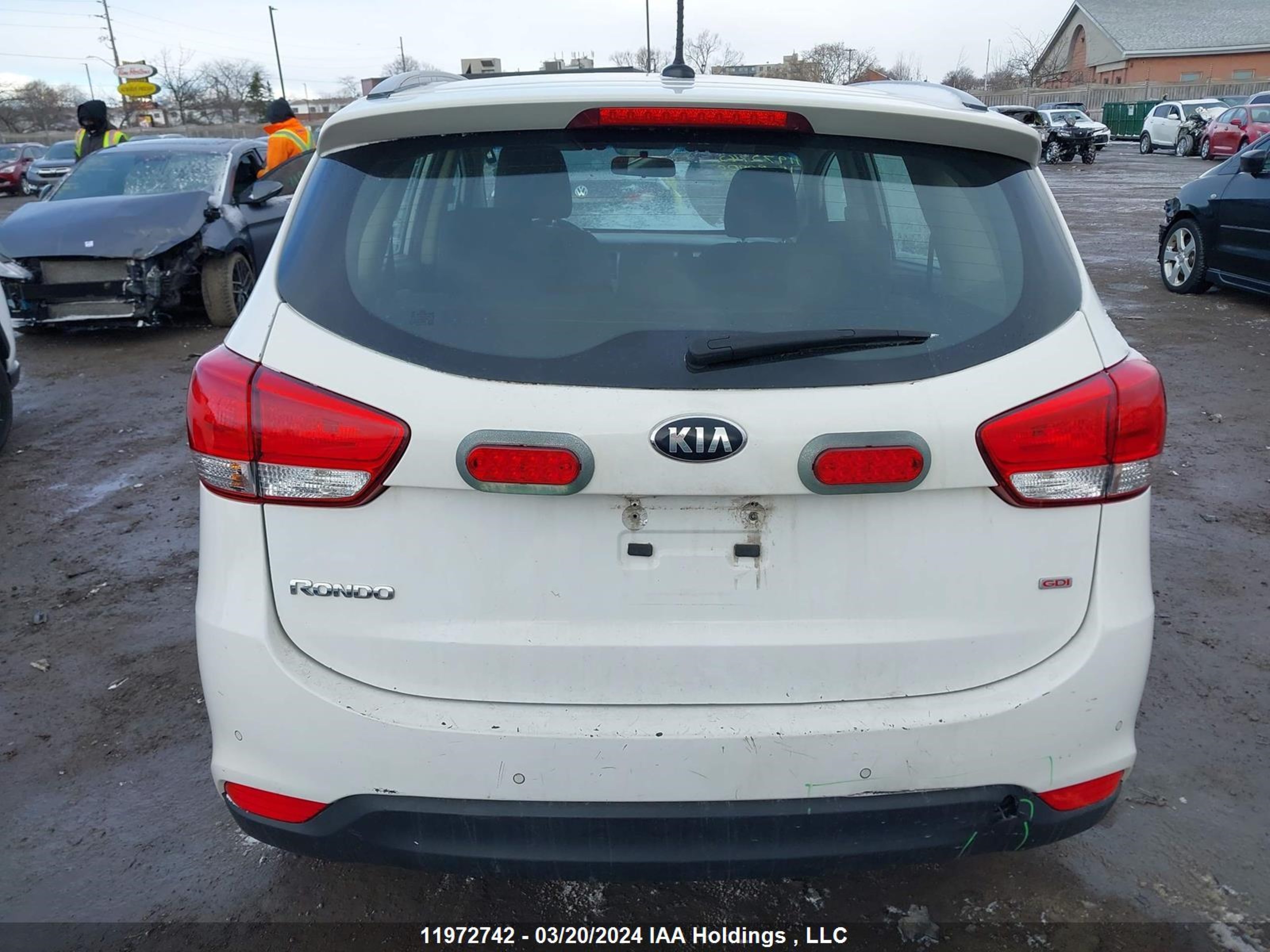 Photo 15 VIN: KNAHT8A37F7097468 - KIA RONDO 