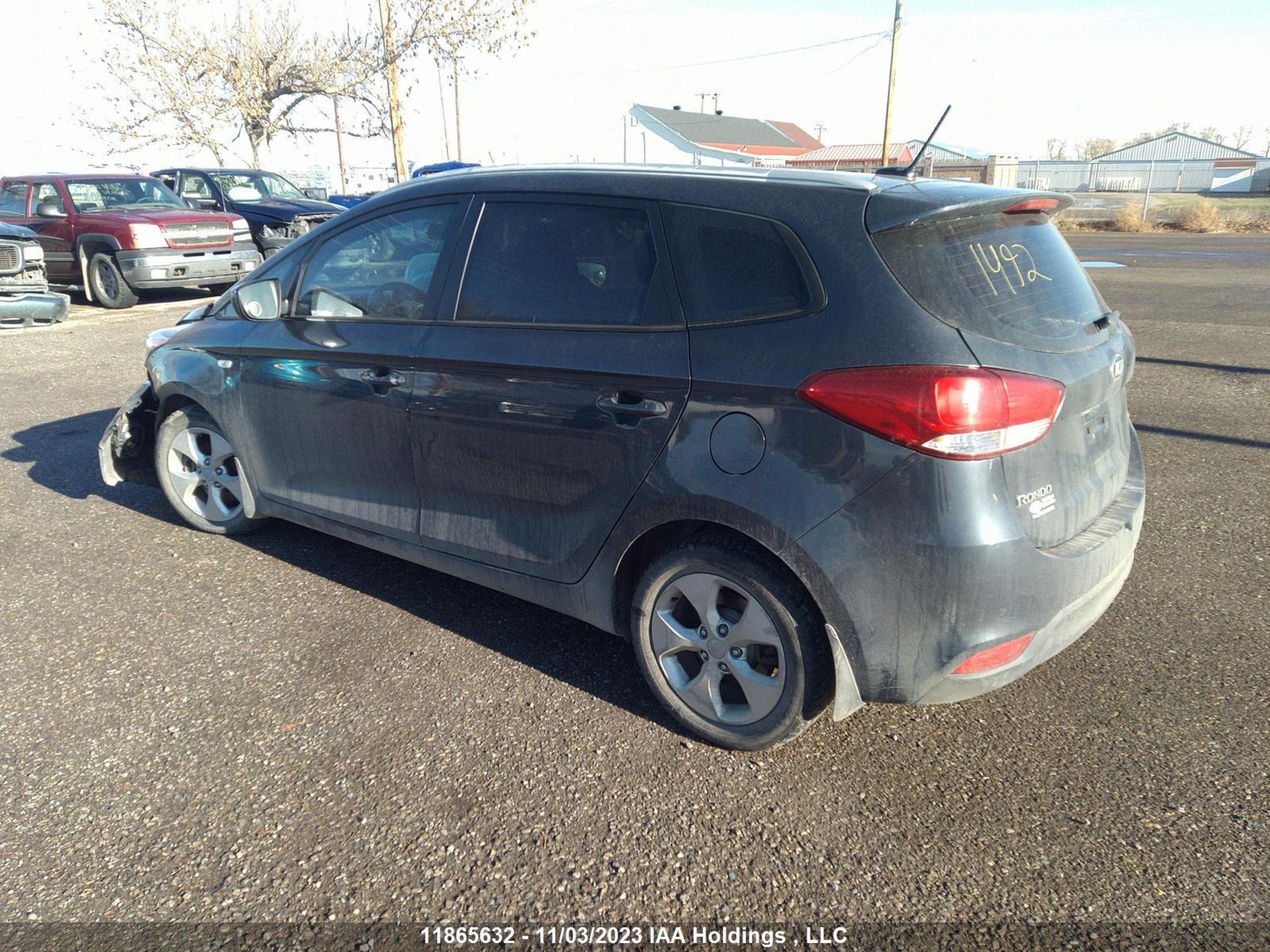 Photo 2 VIN: KNAHT8A37F7122238 - KIA RONDO 