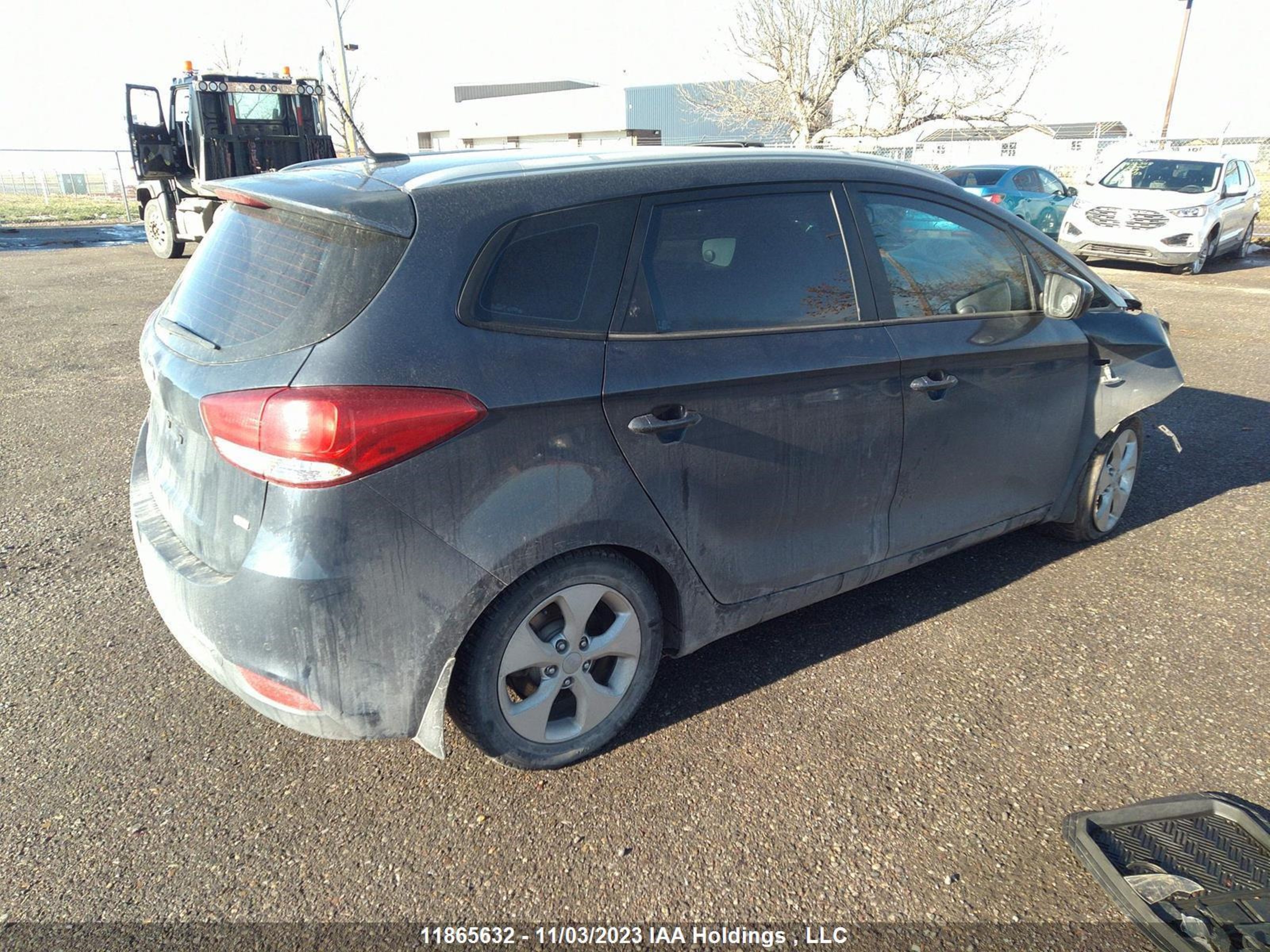 Photo 3 VIN: KNAHT8A37F7122238 - KIA RONDO 