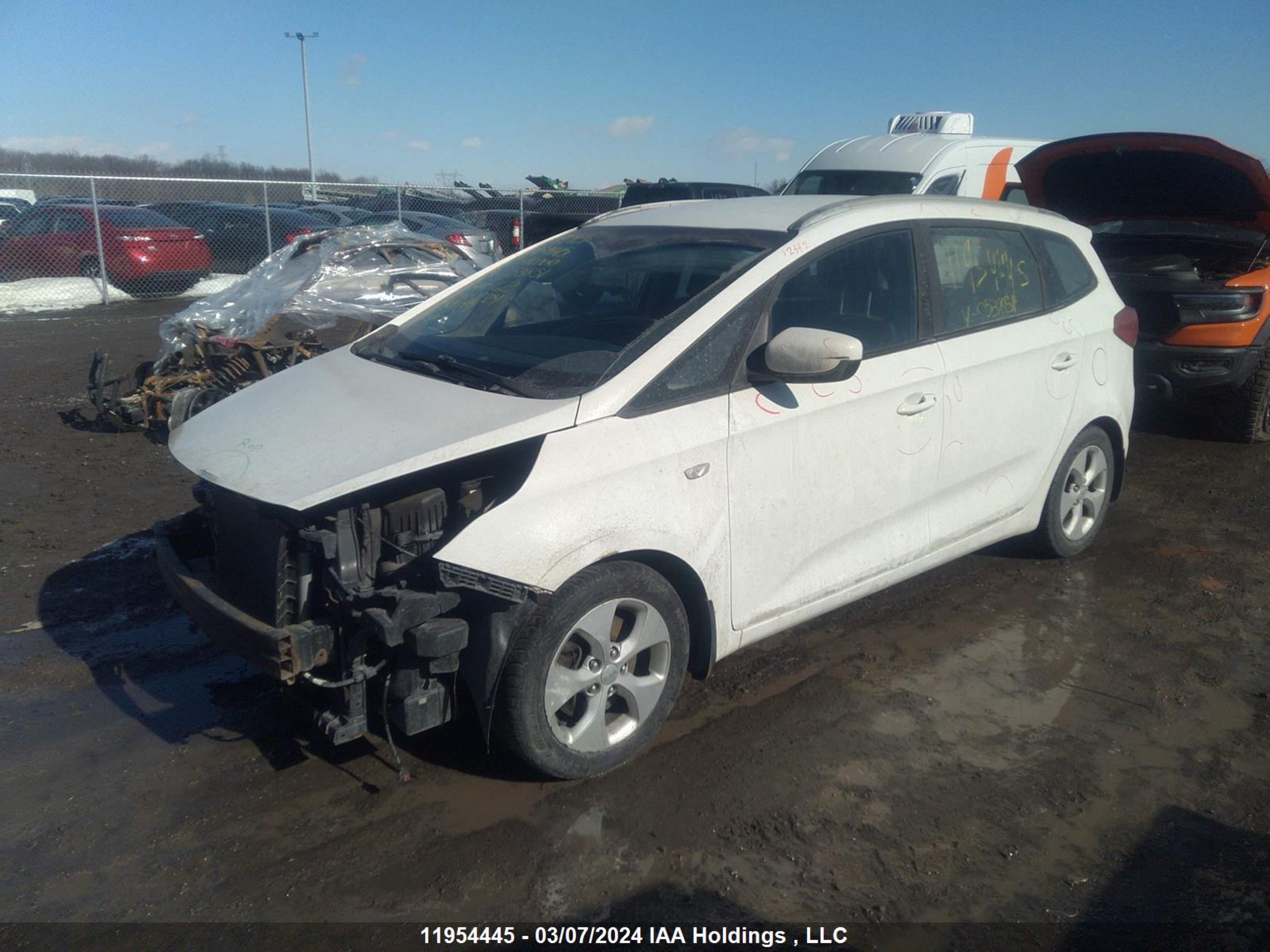 Photo 1 VIN: KNAHT8A38E7053851 - KIA RONDO 