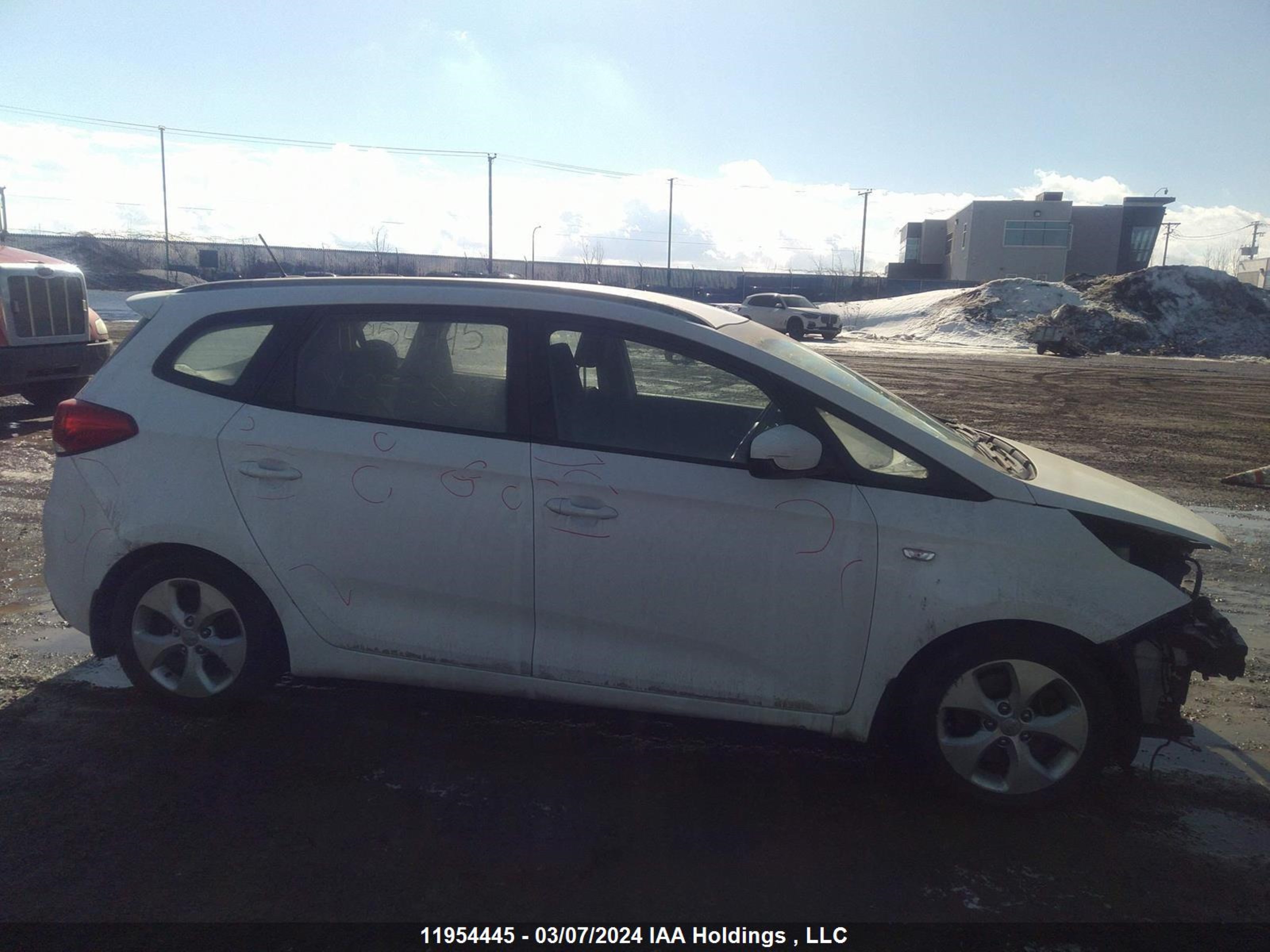 Photo 13 VIN: KNAHT8A38E7053851 - KIA RONDO 