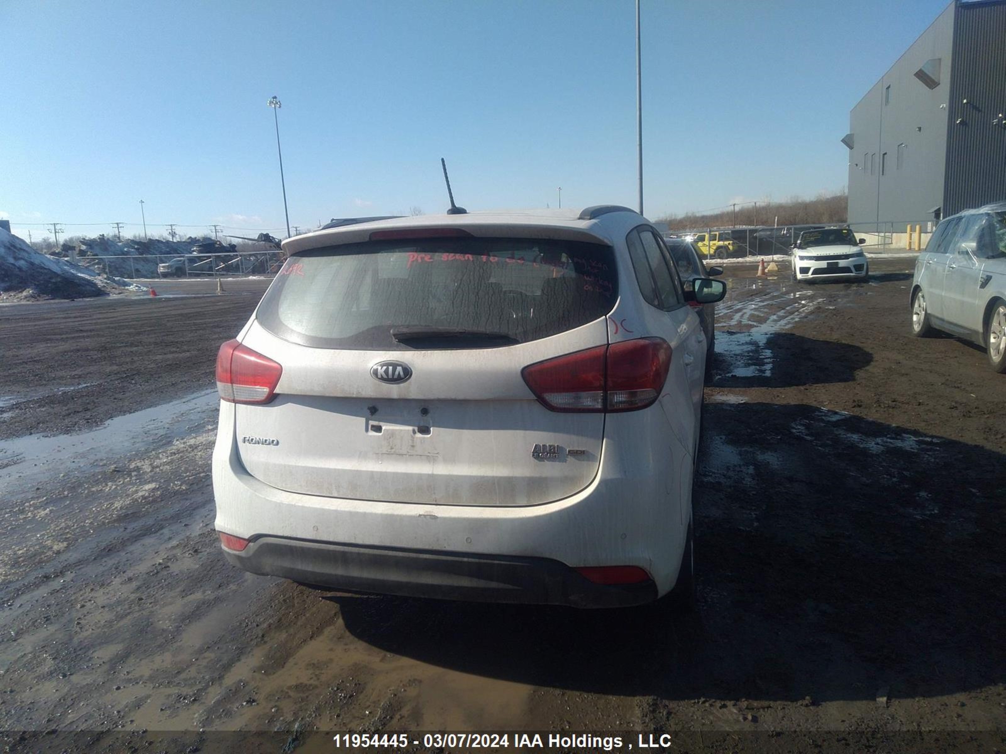 Photo 16 VIN: KNAHT8A38E7053851 - KIA RONDO 