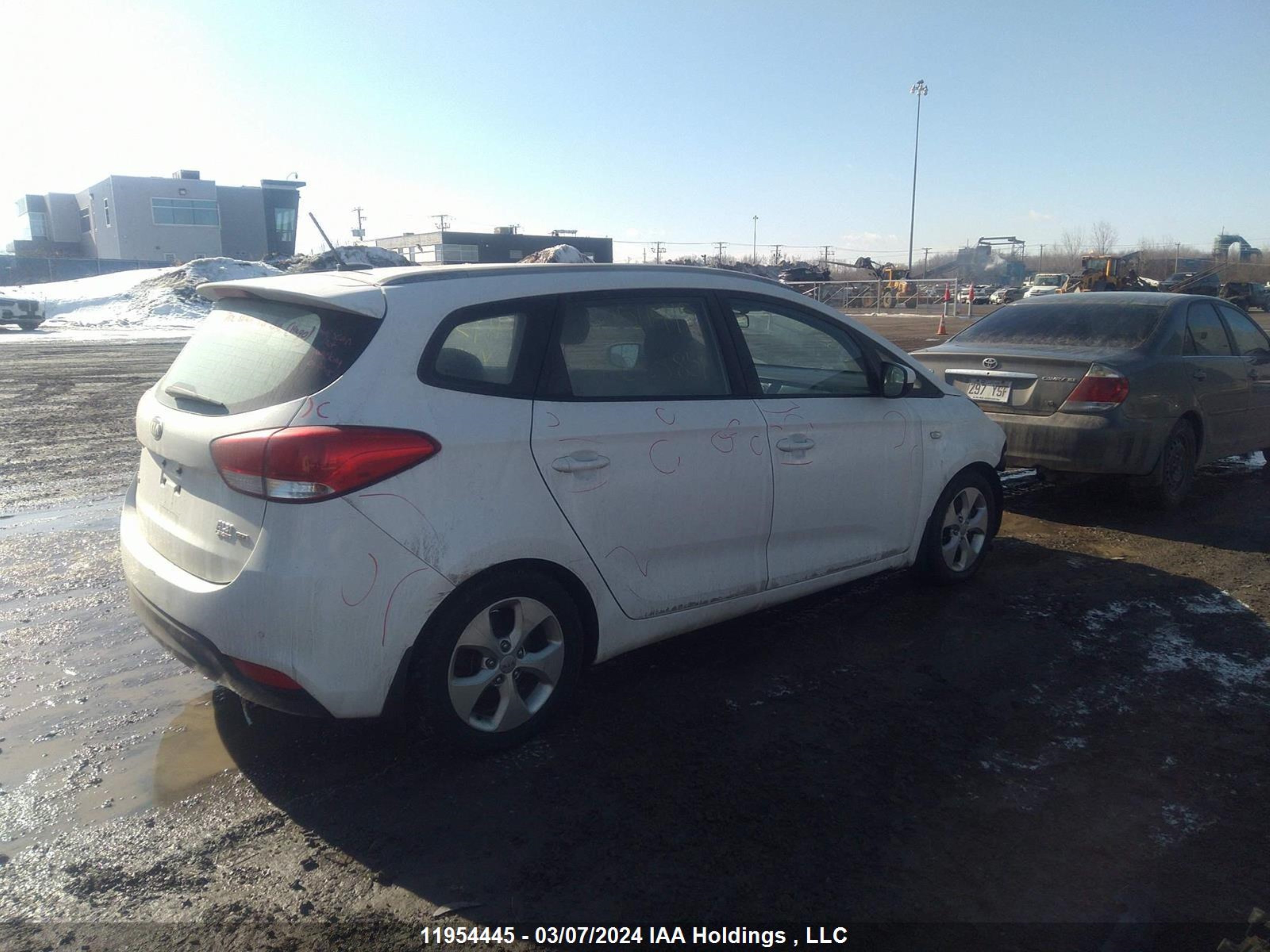 Photo 3 VIN: KNAHT8A38E7053851 - KIA RONDO 