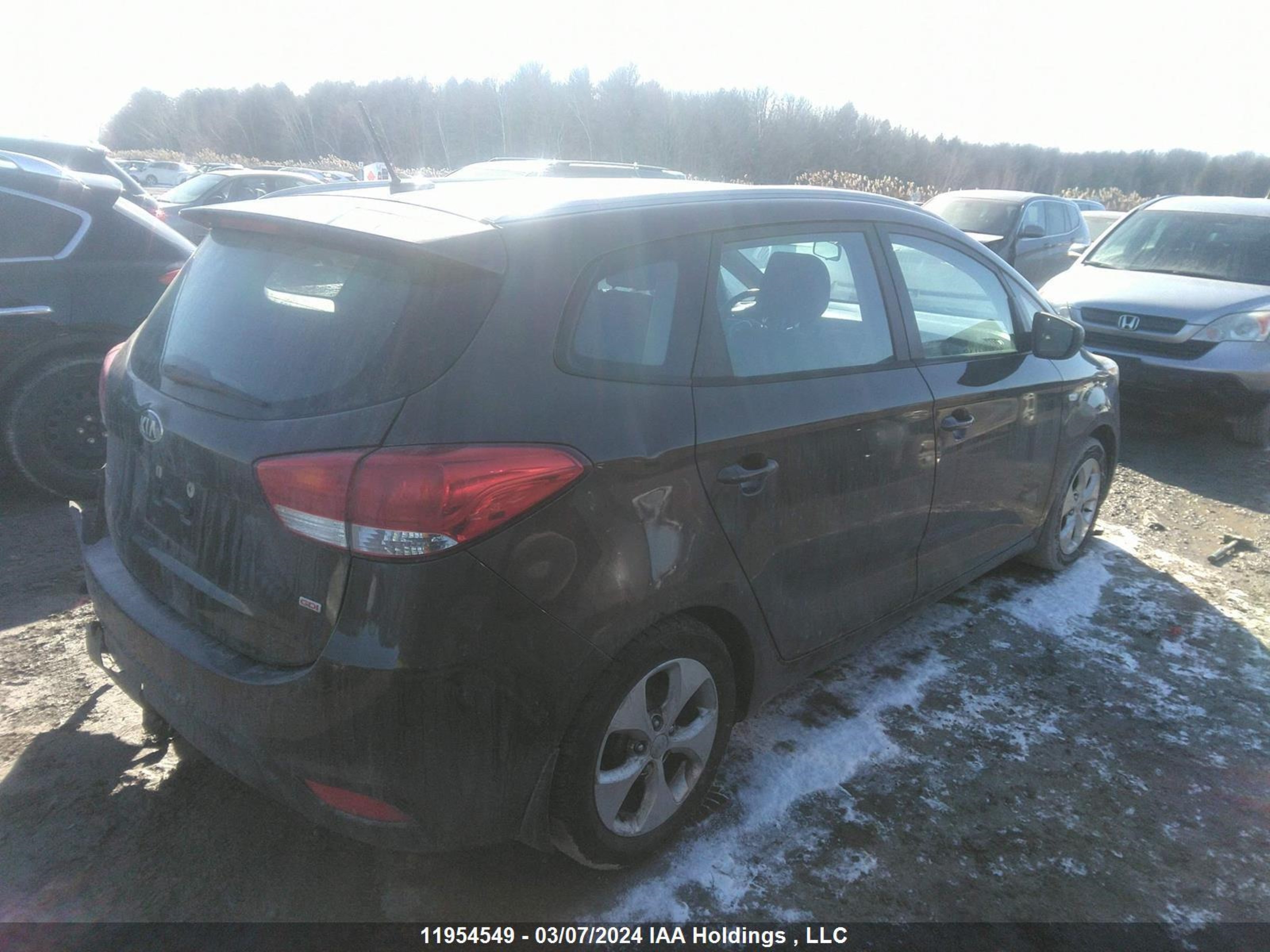 Photo 3 VIN: KNAHT8A38F7088925 - KIA RONDO 