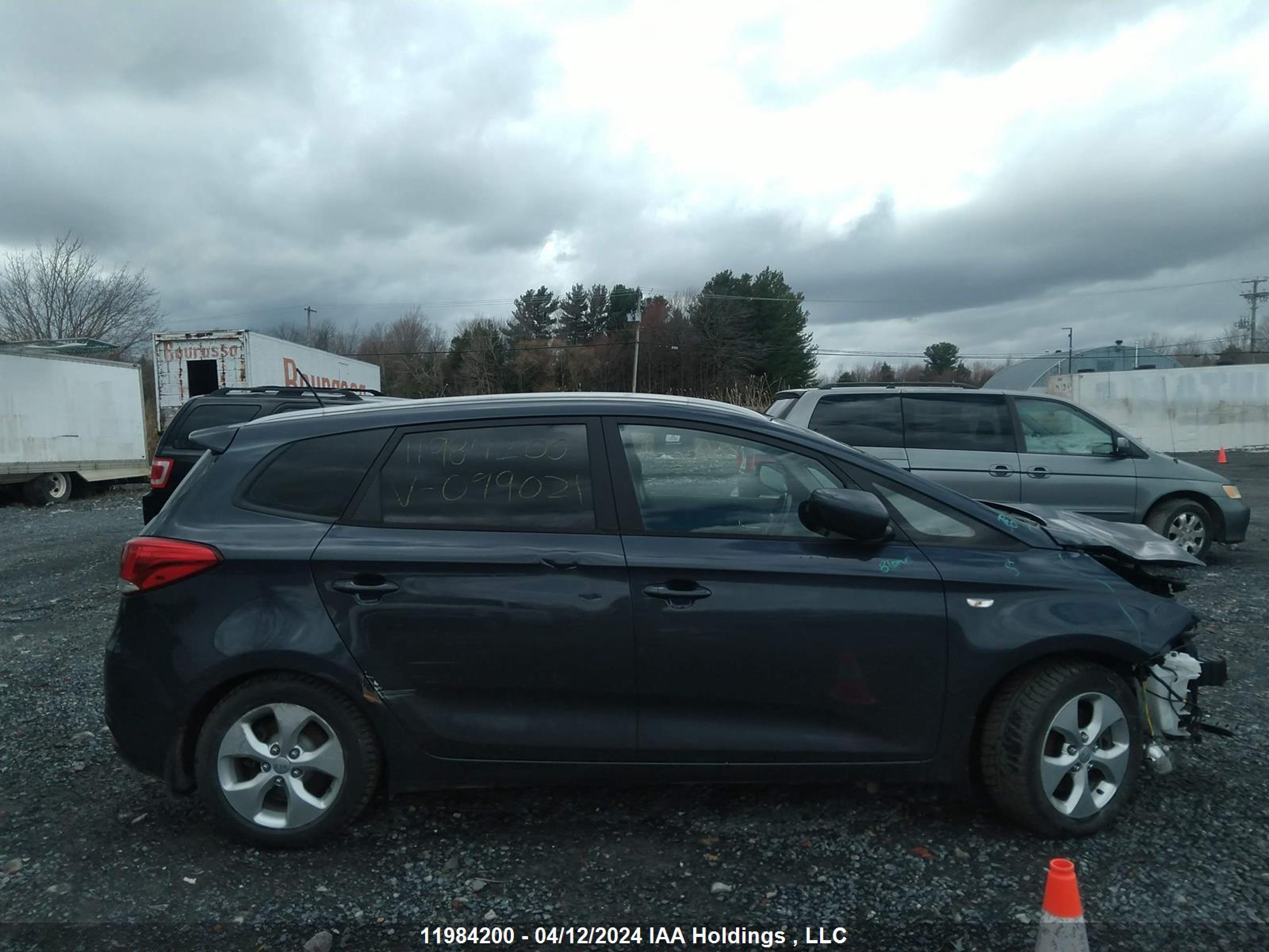 Photo 13 VIN: KNAHT8A38F7099021 - KIA RONDO 