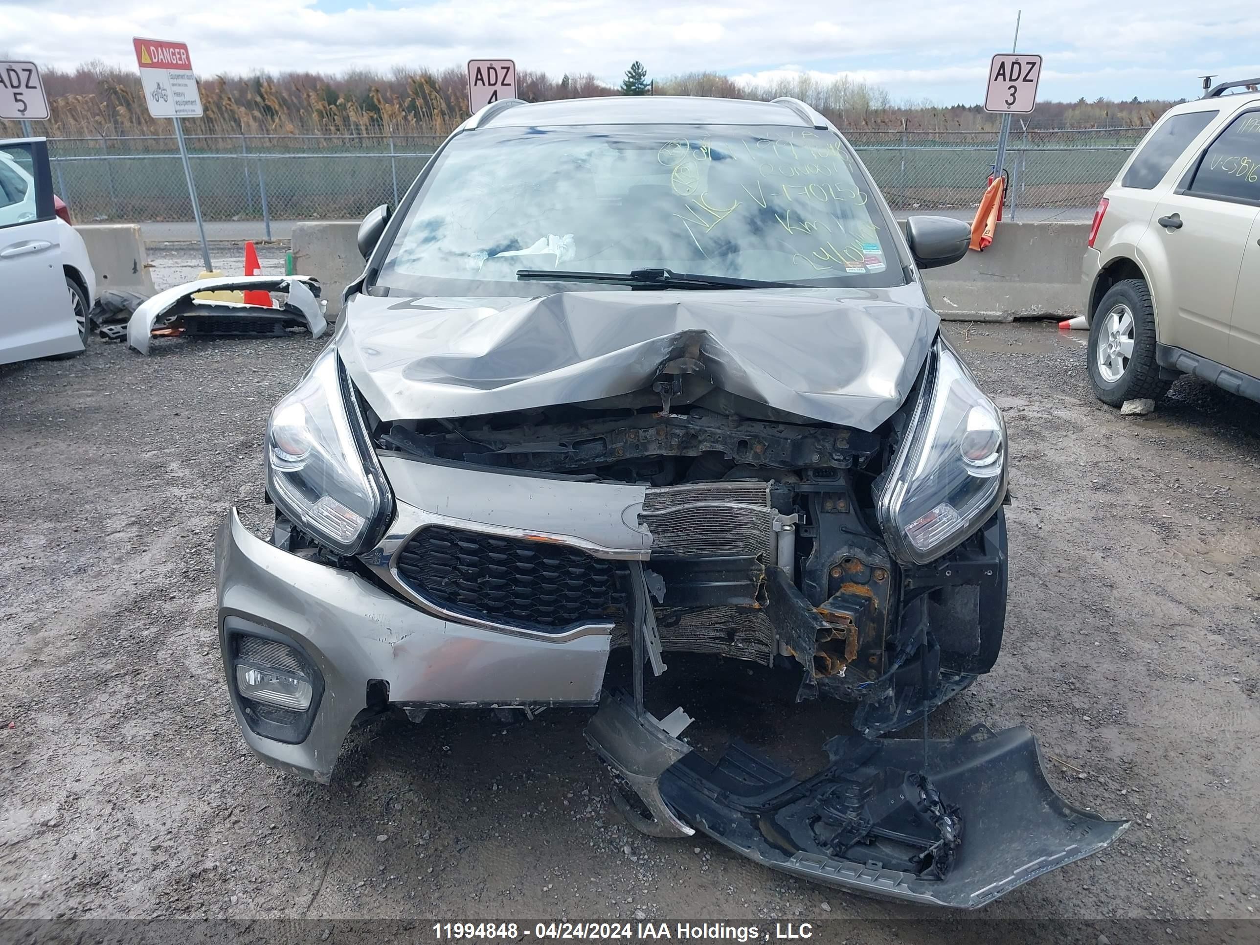 Photo 11 VIN: KNAHT8A38H7170253 - KIA RONDO 