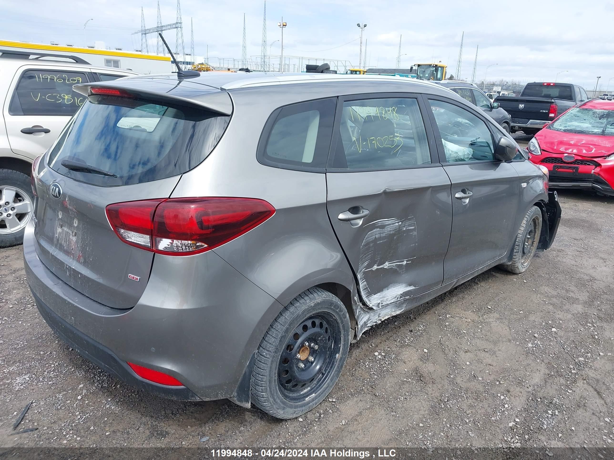 Photo 3 VIN: KNAHT8A38H7170253 - KIA RONDO 