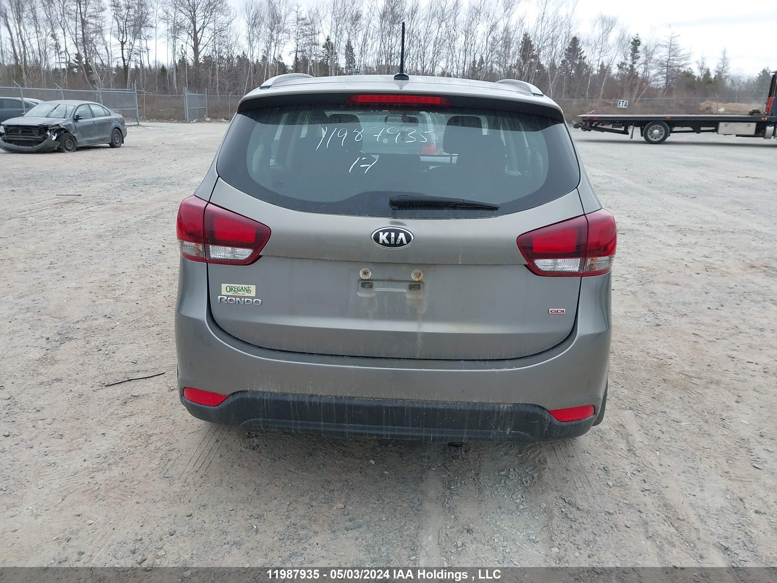 Photo 16 VIN: KNAHT8A38H7174268 - KIA RONDO 