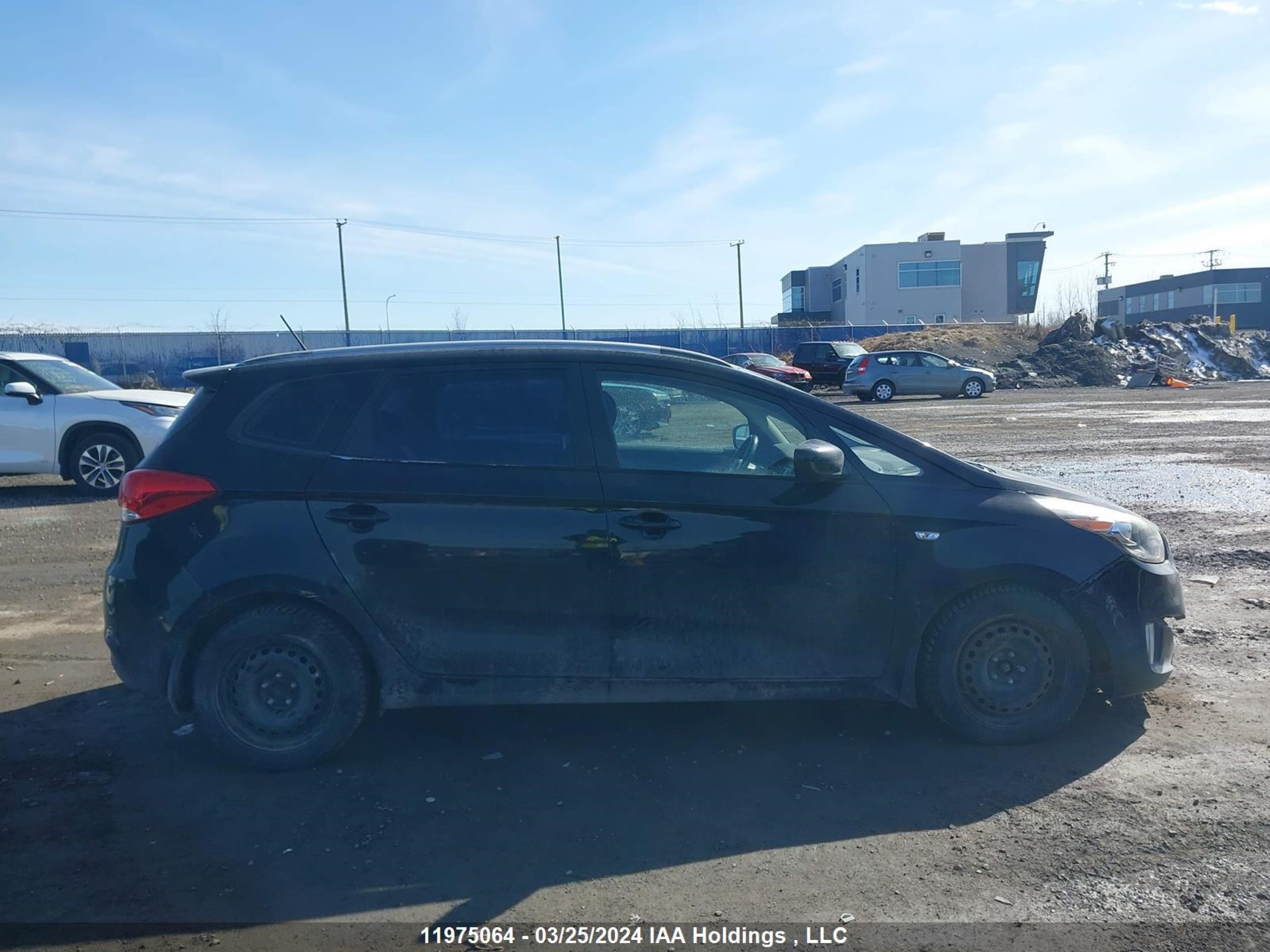 Photo 13 VIN: KNAHT8A39E7009650 - KIA RONDO 