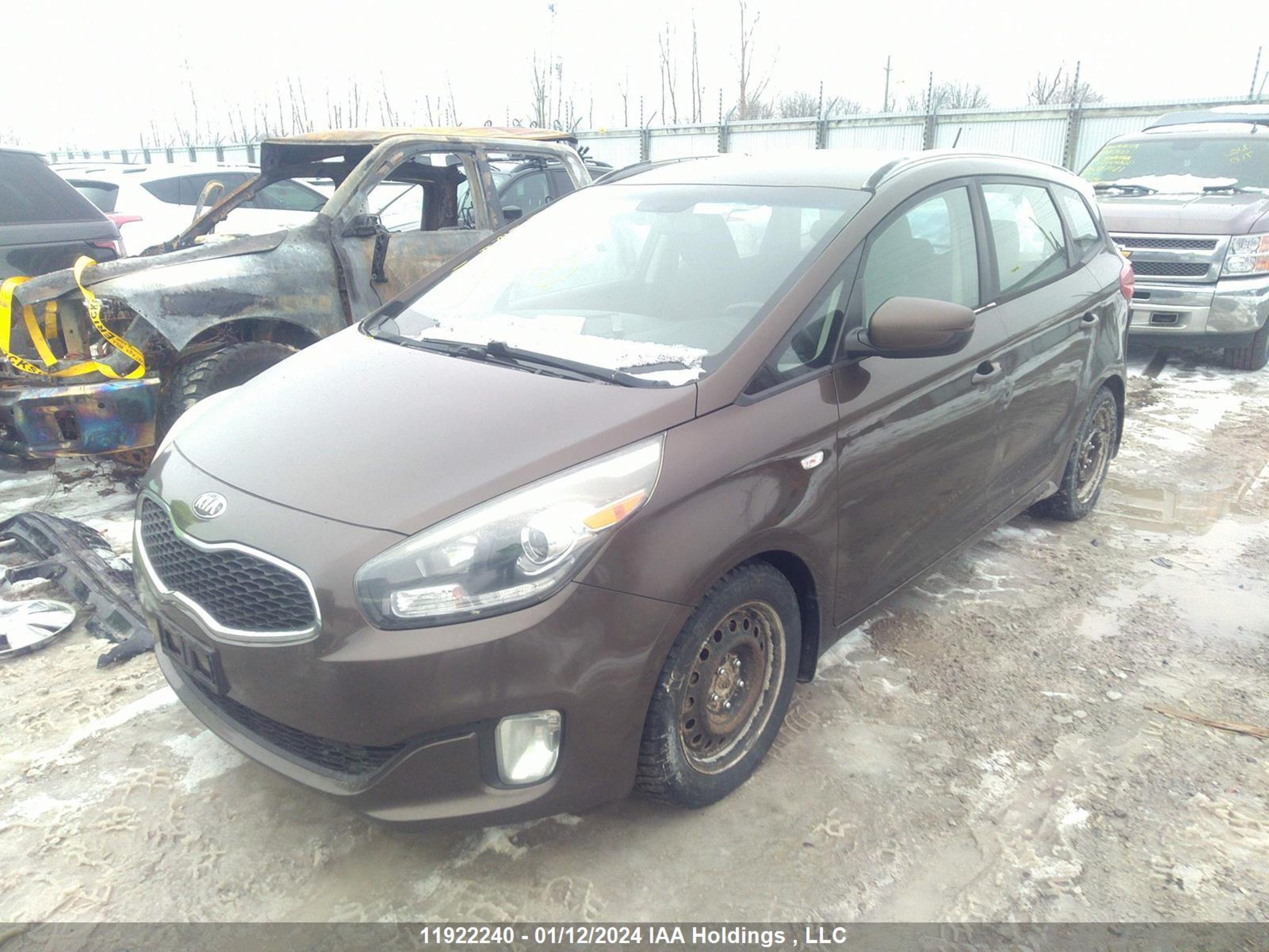 Photo 1 VIN: KNAHT8A39E7052871 - KIA RONDO 