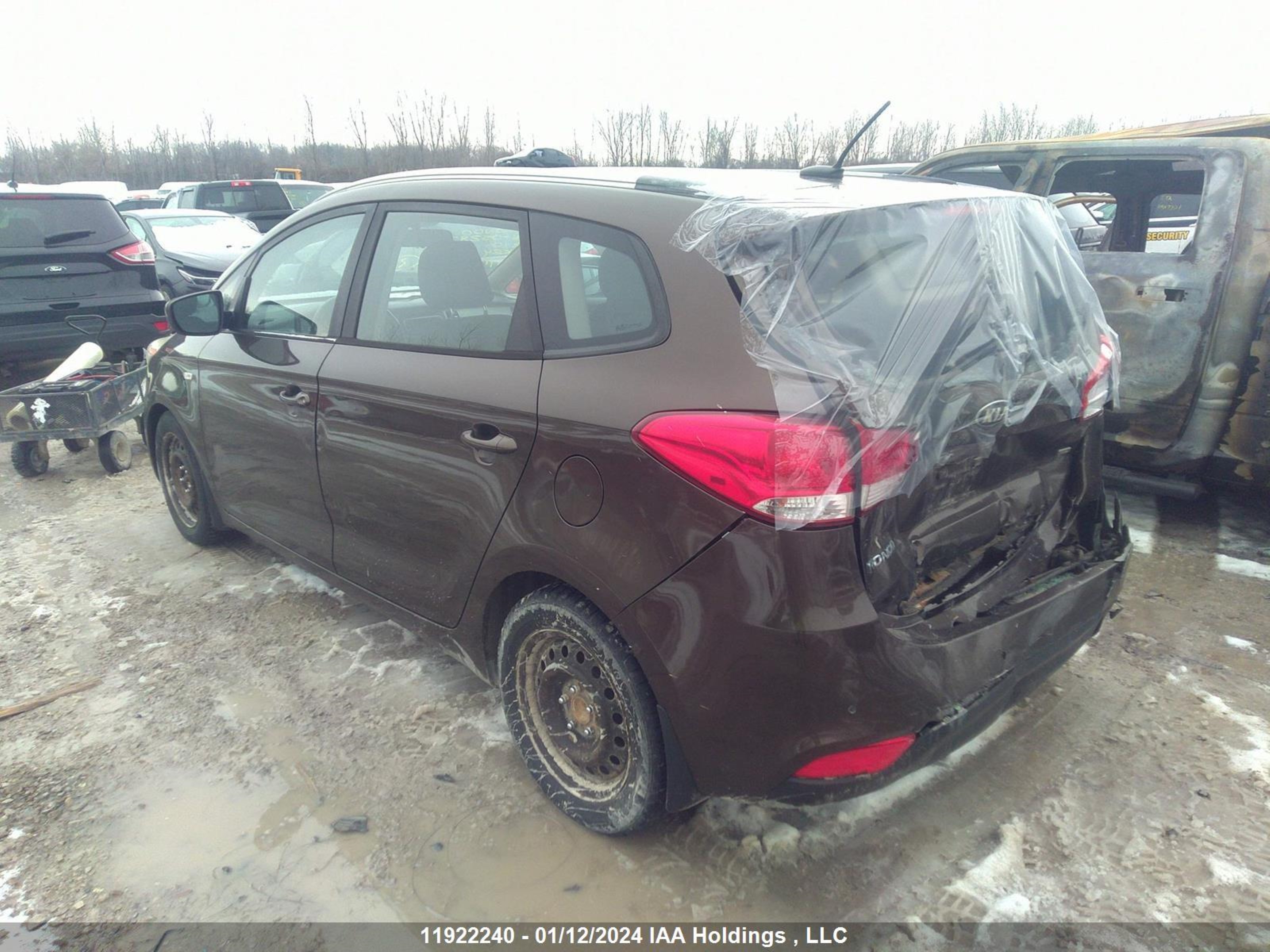 Photo 2 VIN: KNAHT8A39E7052871 - KIA RONDO 