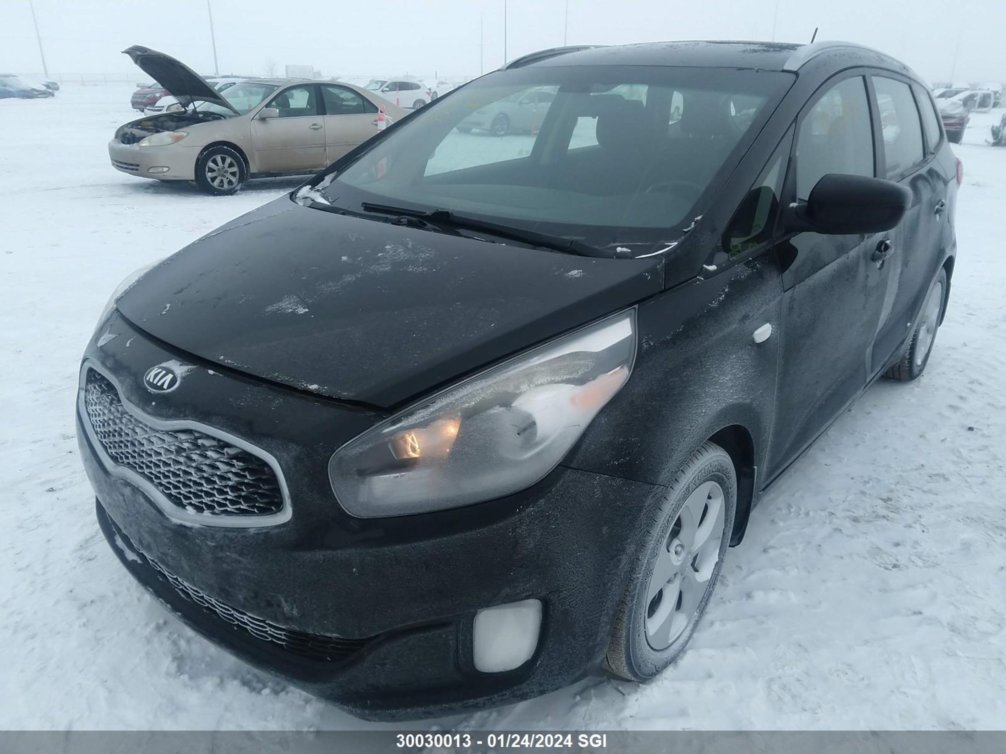 Photo 1 VIN: KNAHT8A39F7093955 - KIA RONDO 