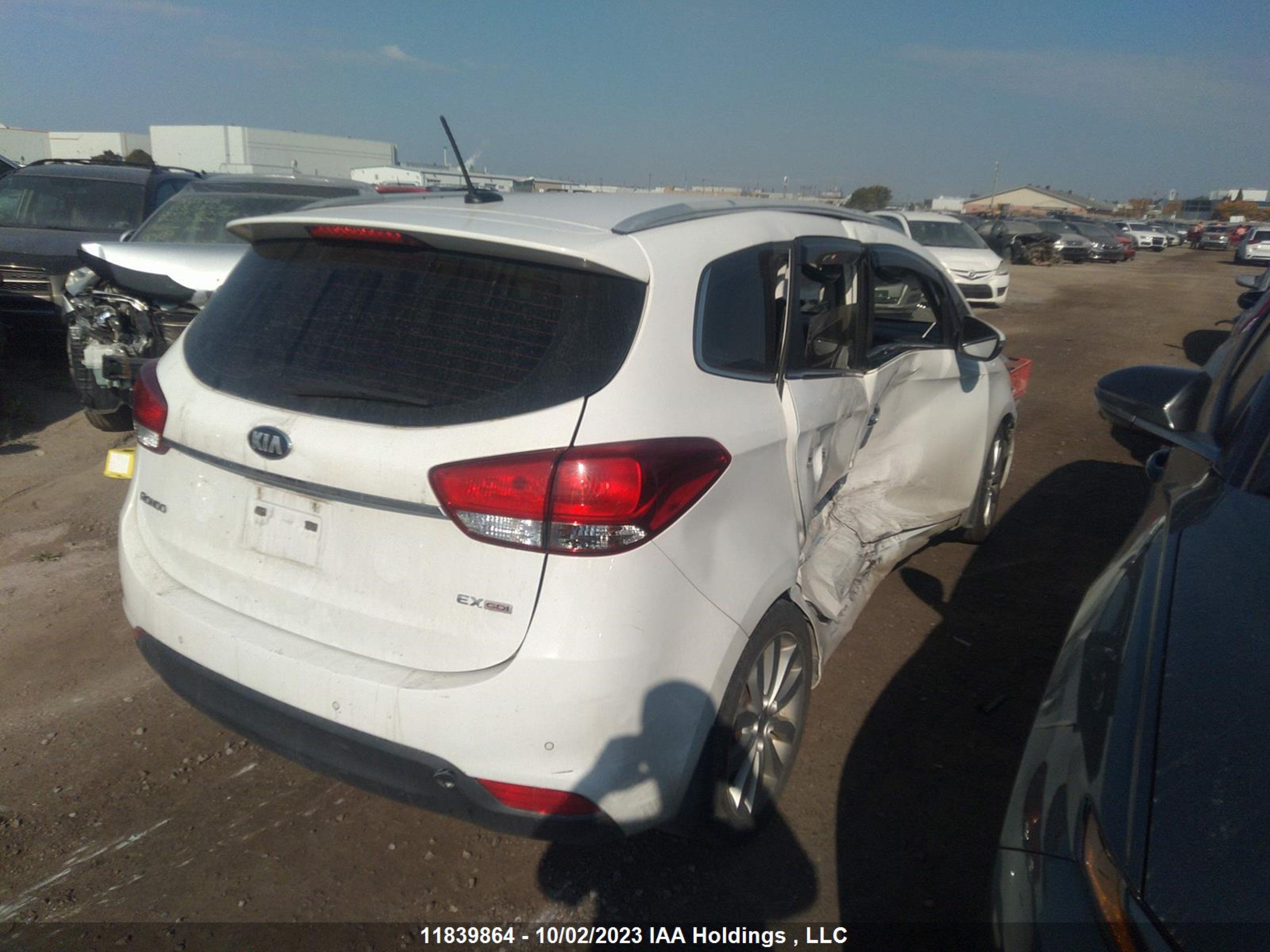 Photo 3 VIN: KNAHU8A30E7041562 - KIA RONDO 