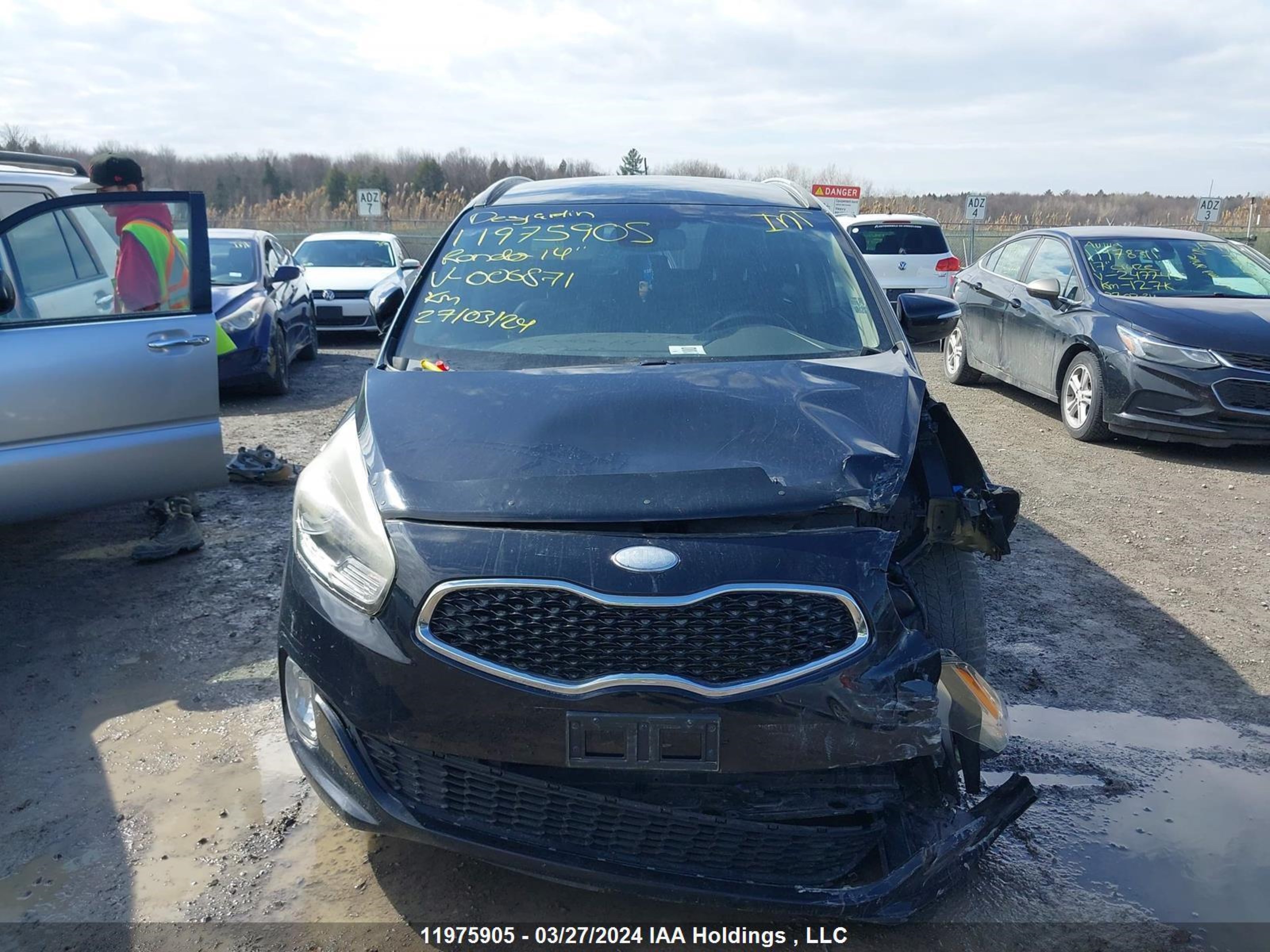 Photo 11 VIN: KNAHU8A33E7006871 - KIA RONDO 