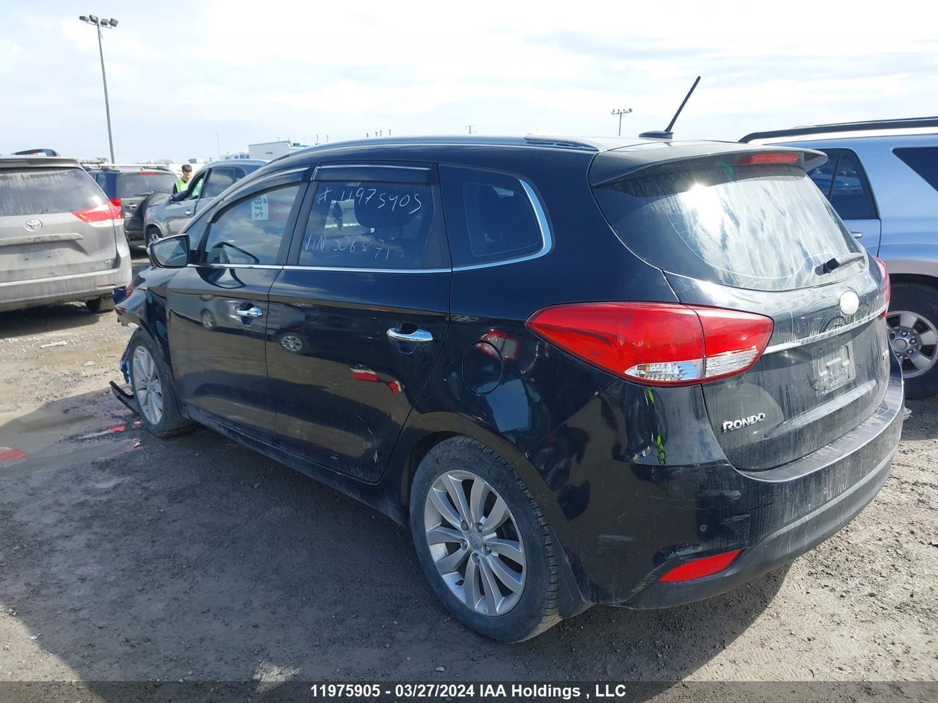 Photo 2 VIN: KNAHU8A33E7006871 - KIA RONDO 