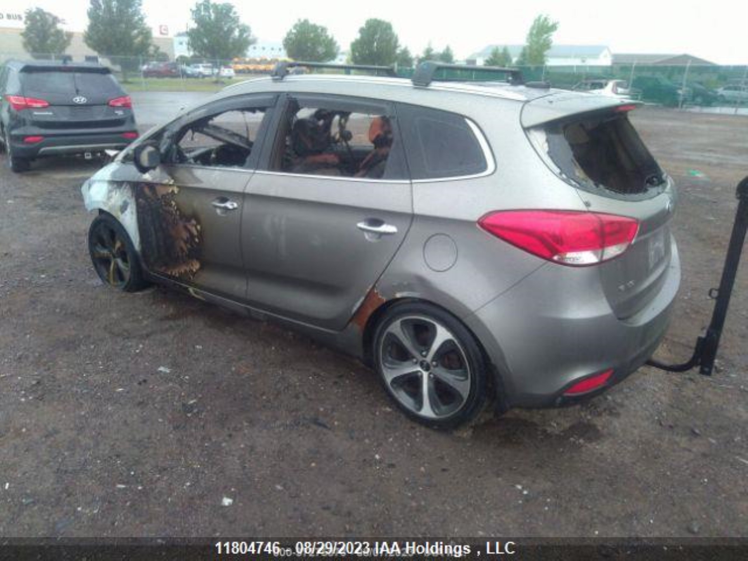 Photo 4 VIN: KNAHU8A33E7020687 - KIA RONDO 