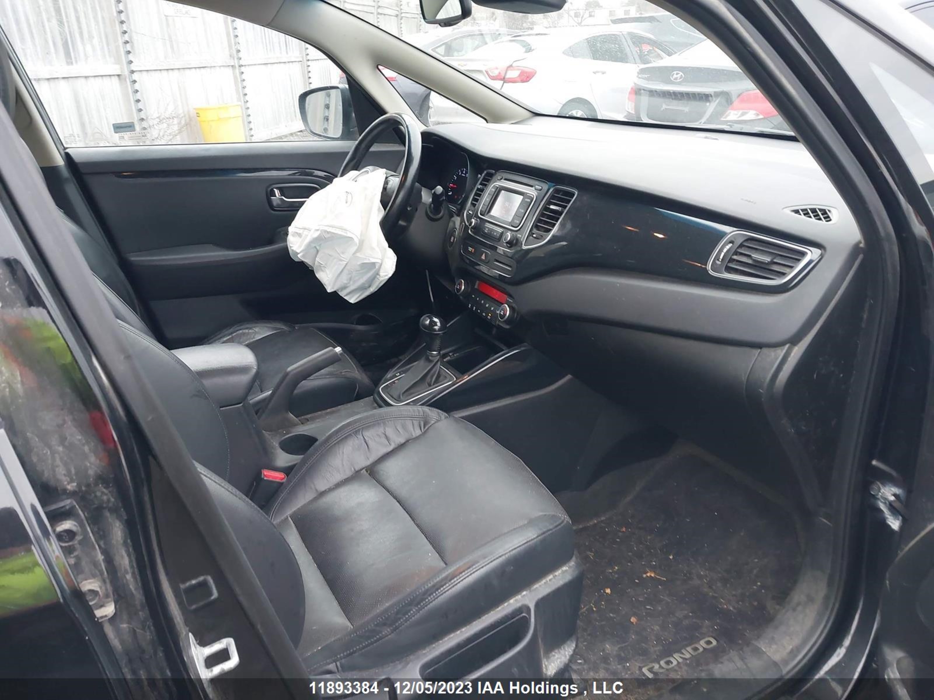 Photo 4 VIN: KNAHU8A34F7086134 - KIA RONDO 