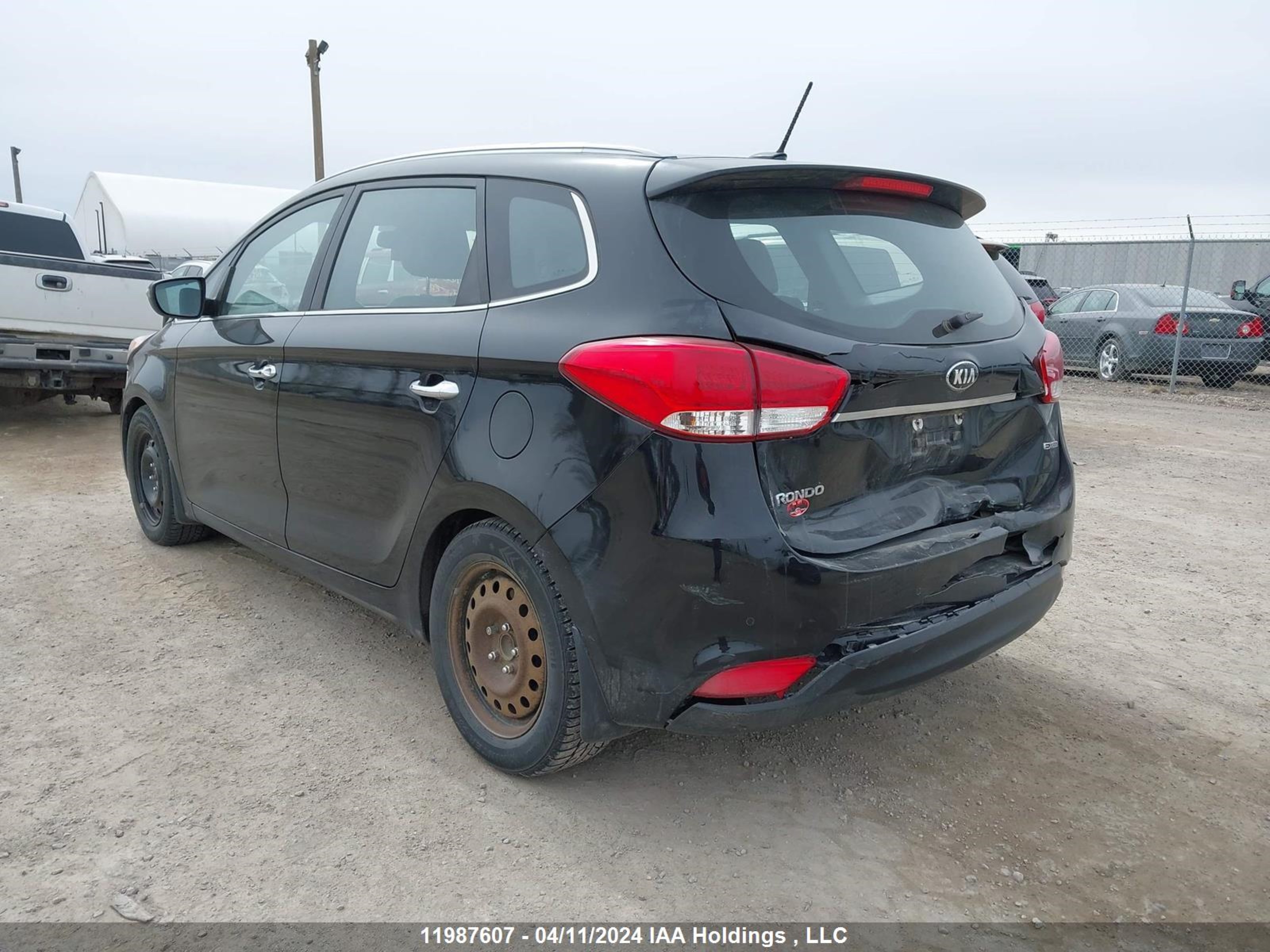 Photo 2 VIN: KNAHU8A39F7086243 - KIA RONDO 