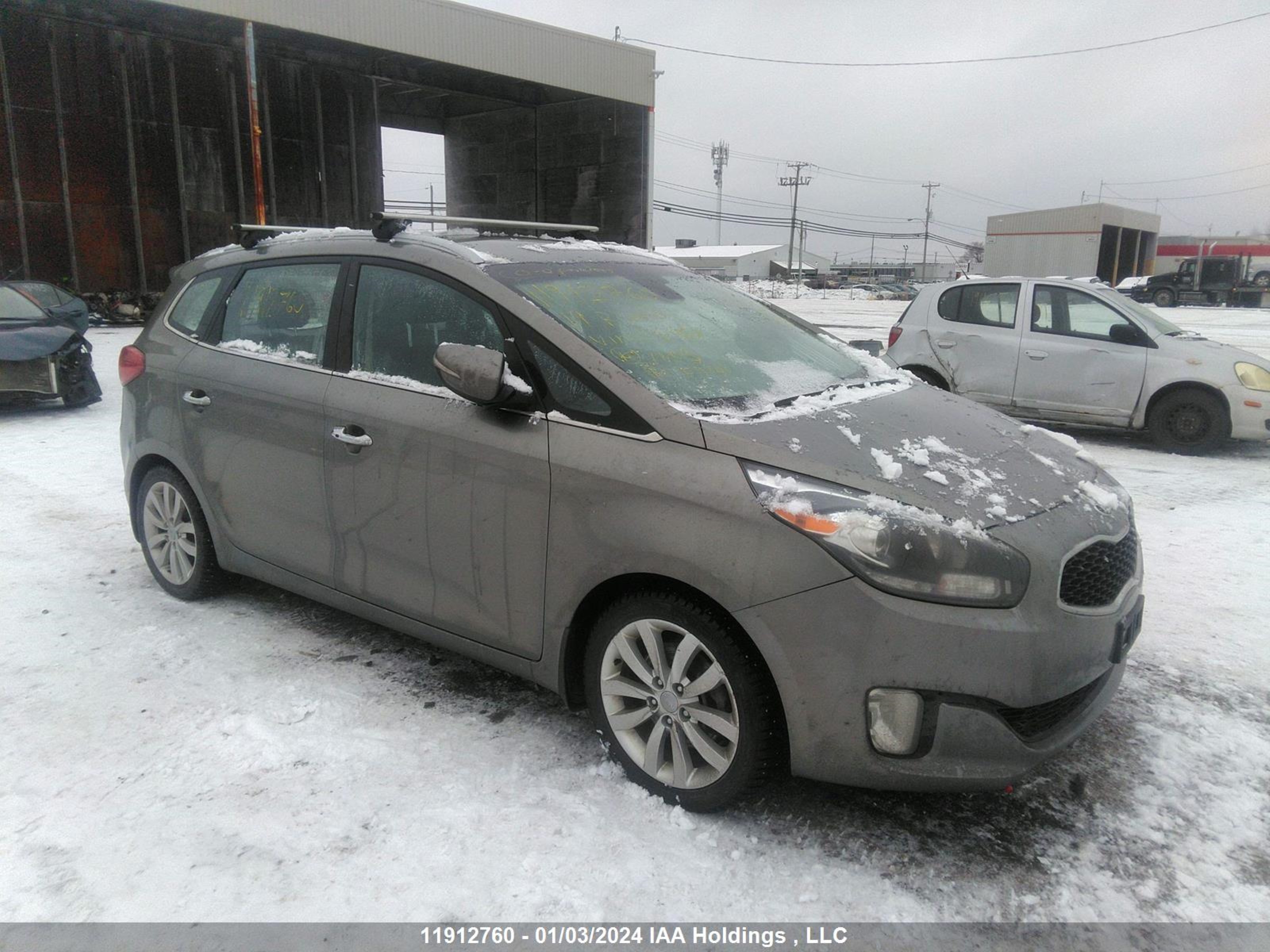 Photo 0 VIN: KNAHU8A3XE7035462 - KIA RONDO 