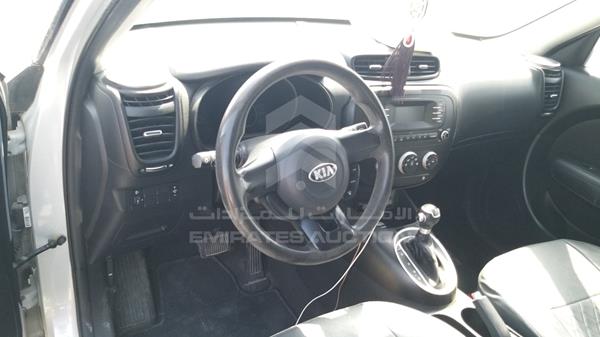 Photo 16 VIN: KNAJN8118G7860660 - KIA SOUL 