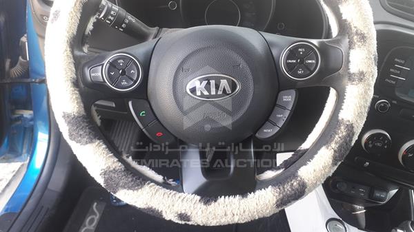 Photo 13 VIN: KNAJP8115J7590501 - KIA SOUL 