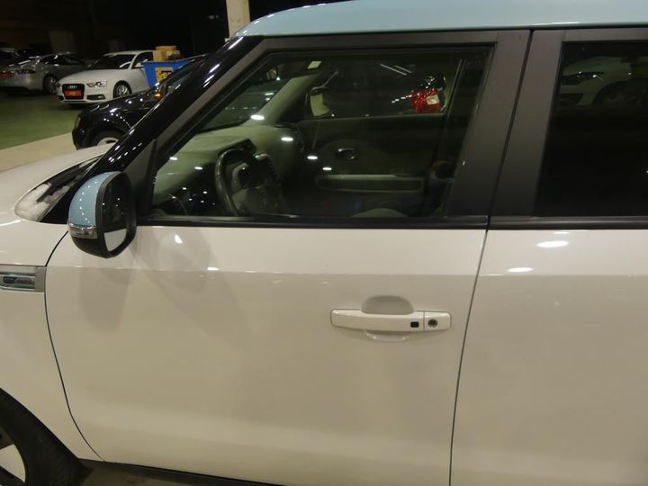 Photo 19 VIN: KNAJX81EFH7019092 - KIA SOUL EV 