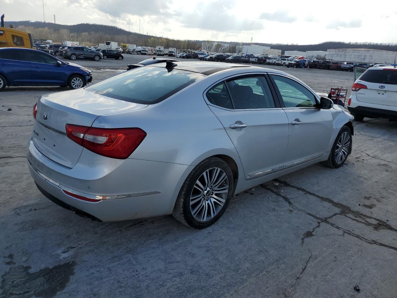 Photo 2 VIN: KNALN4D72G5211076 - KIA CADENZA 