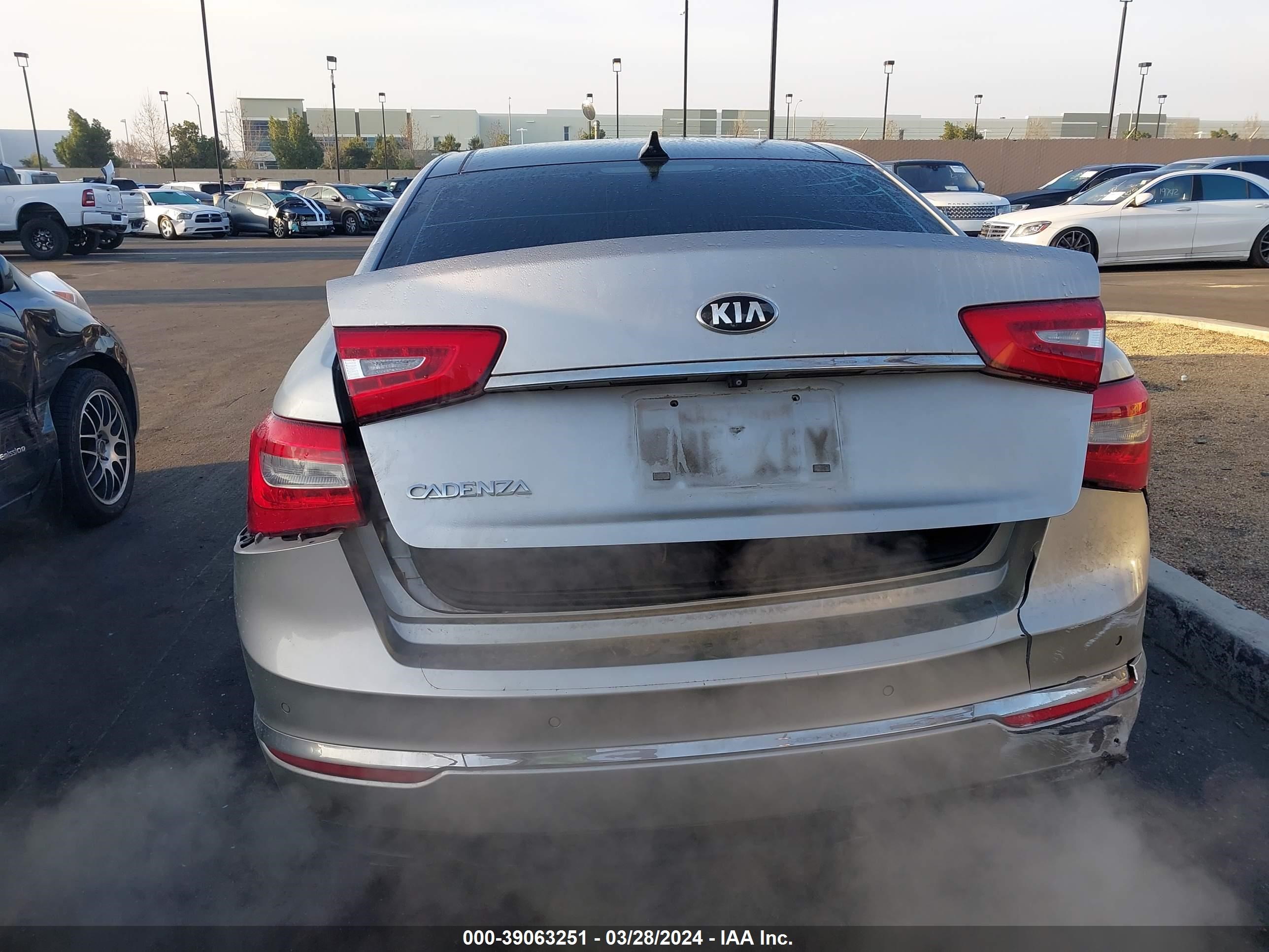 Photo 11 VIN: KNALN4D76E5137528 - KIA CADENZA 