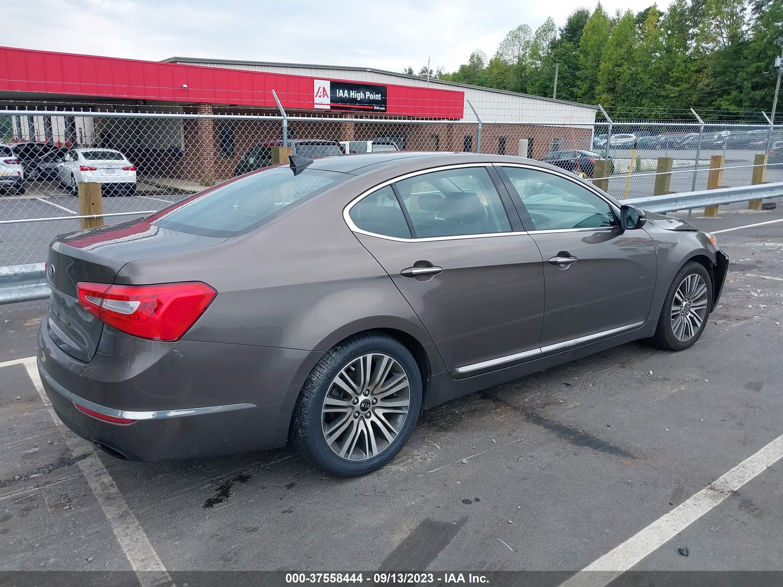 Photo 3 VIN: KNALN4D79E5139824 - KIA CADENZA 