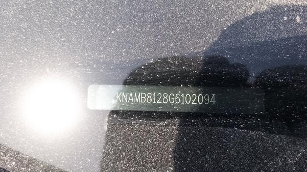 Photo 3 VIN: KNAMB8128G6102094 - KIA CARNIVAL 