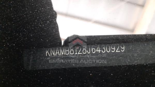 Photo 2 VIN: KNAMB8128J6430929 - KIA CARNIVAL 