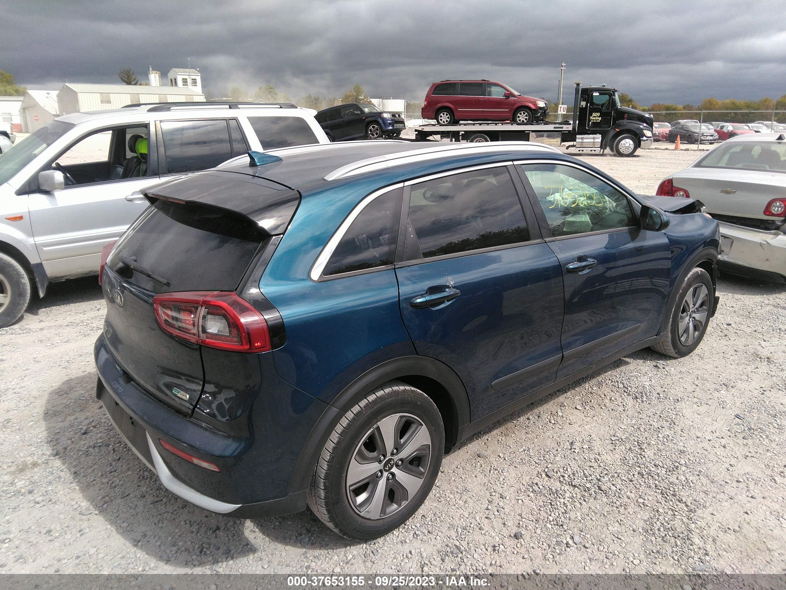 Photo 3 VIN: KNDCB3LC1H5091843 - KIA NIRO 