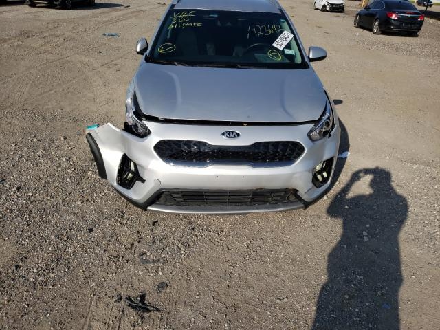 Photo 8 VIN: KNDCB3LC1L5423692 - KIA NIRO LX 