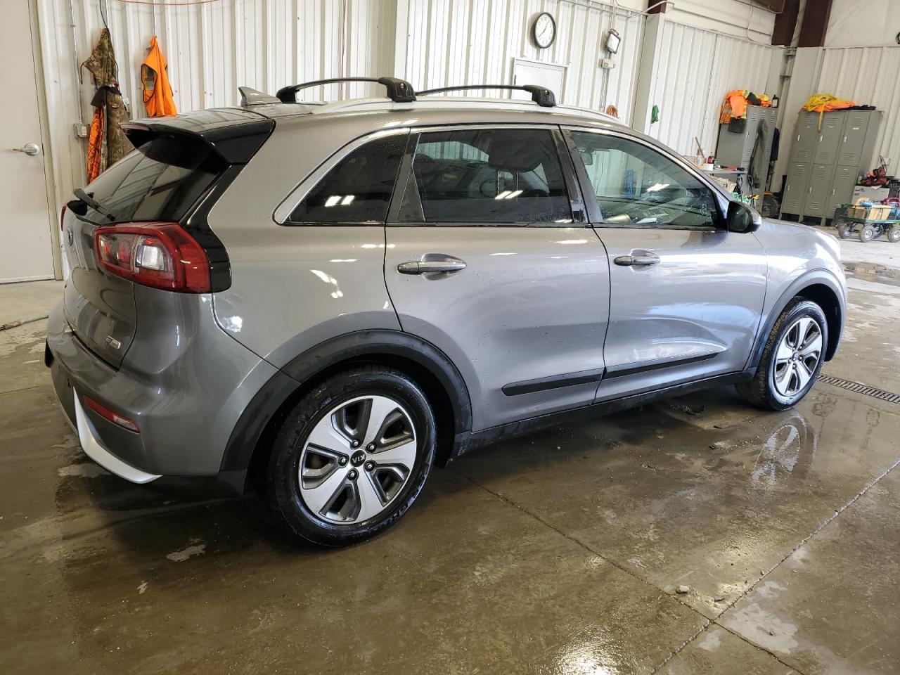 Photo 2 VIN: KNDCB3LC2J5147360 - KIA NIRO 