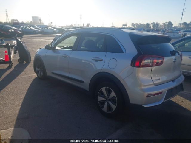 Photo 2 VIN: KNDCB3LC3H5087695 - KIA NIRO 