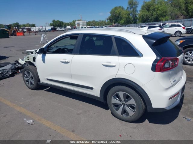 Photo 2 VIN: KNDCB3LC3J5127988 - KIA NIRO 