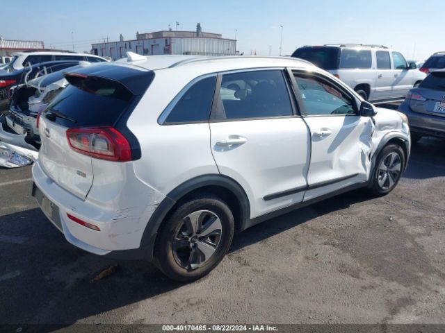 Photo 3 VIN: KNDCB3LC3J5132446 - KIA NIRO 