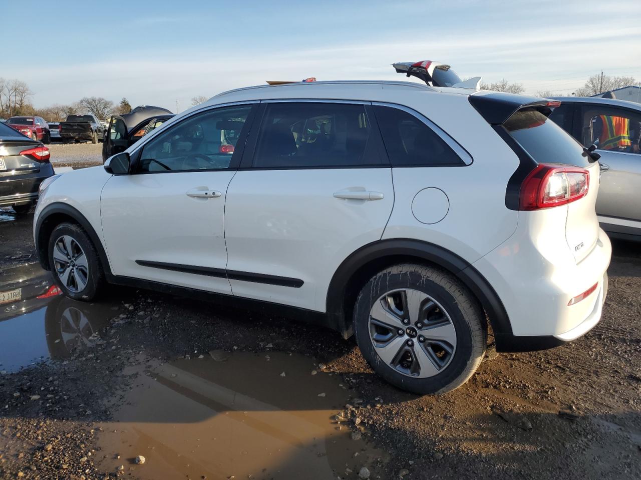 Photo 1 VIN: KNDCB3LC3J5149845 - KIA NIRO 