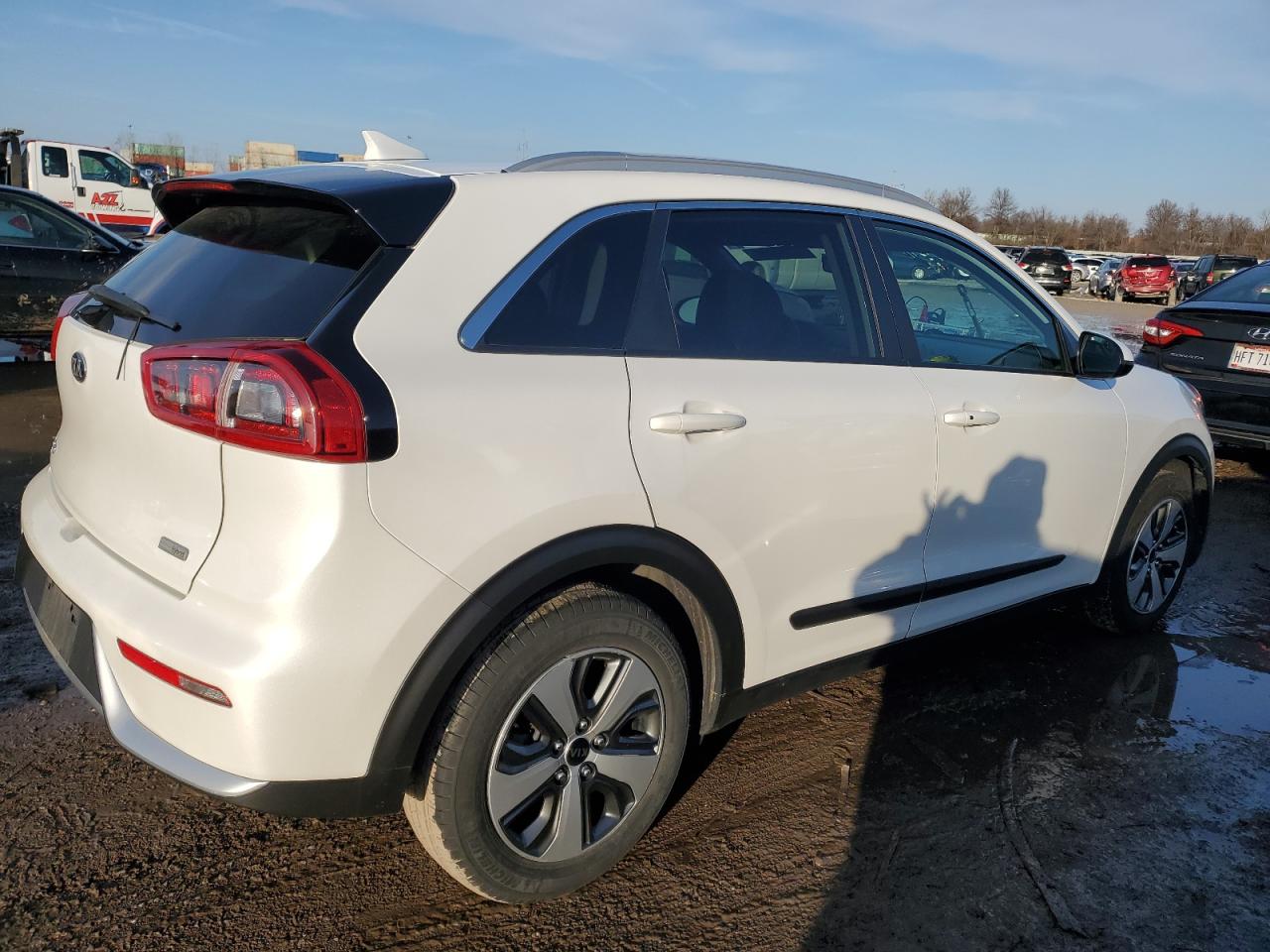 Photo 2 VIN: KNDCB3LC3J5149845 - KIA NIRO 