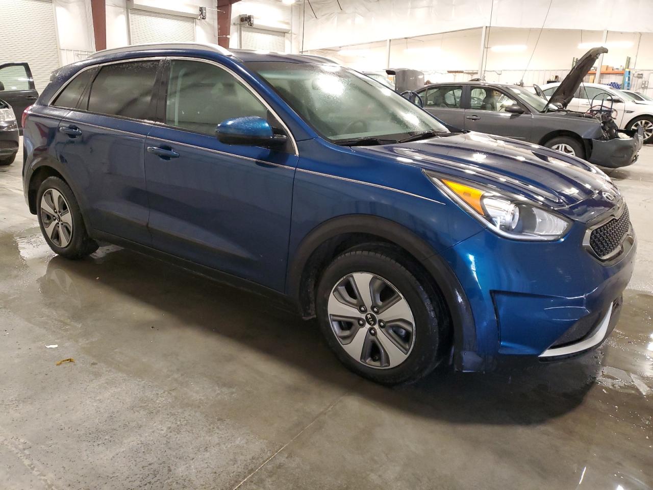 Photo 3 VIN: KNDCB3LC3K5255830 - KIA NIRO 