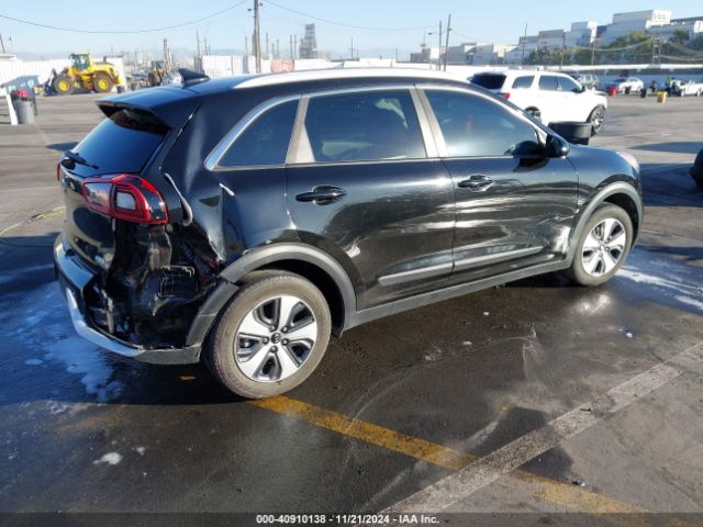 Photo 3 VIN: KNDCB3LC4H5051272 - KIA NIRO 