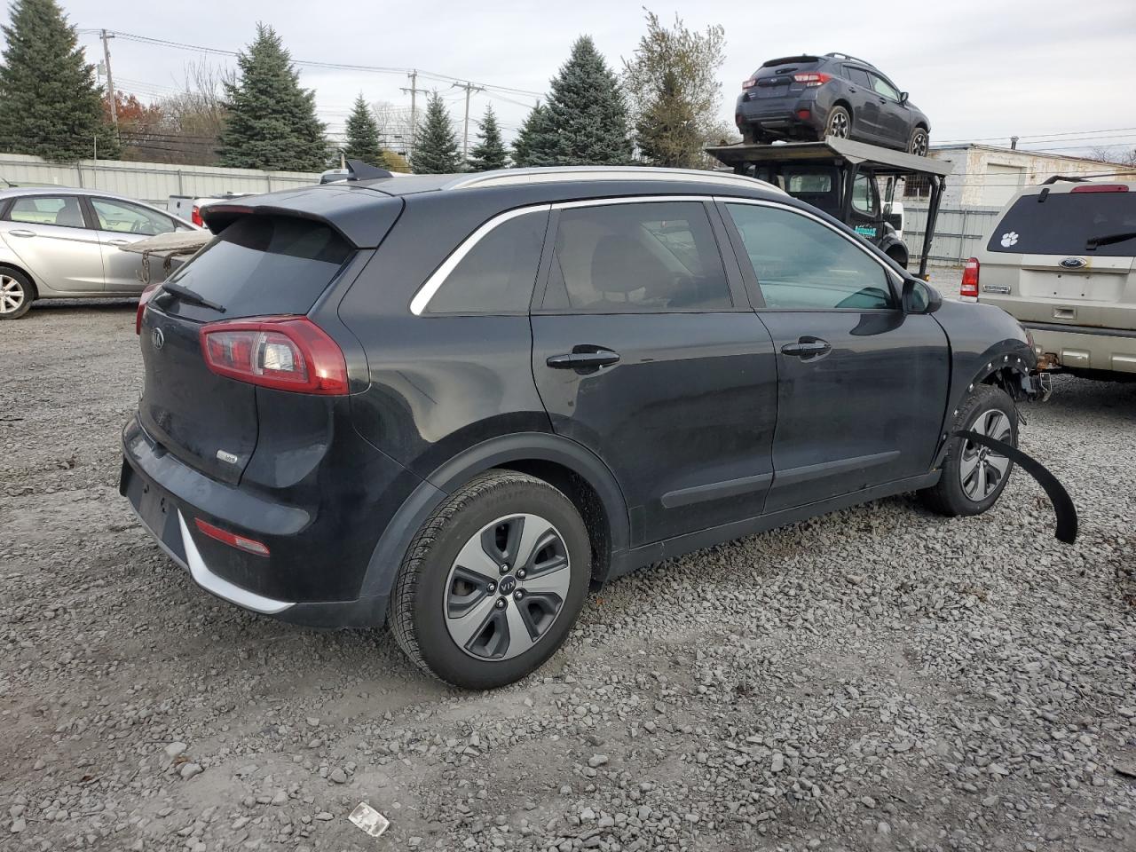 Photo 2 VIN: KNDCB3LC4H5069559 - KIA NIRO 